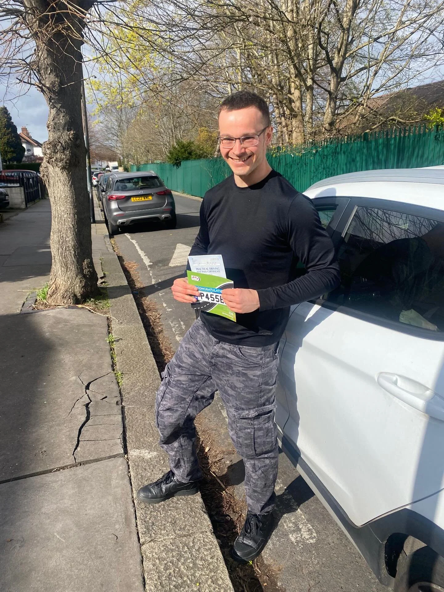 James passed with Anna at Mitcham with only 4 driving faults!🥳

Well done and all the best for your future on the roads!🚗📚

#passed #driverslicense #drivinglessons #drivinginstructor #jeds