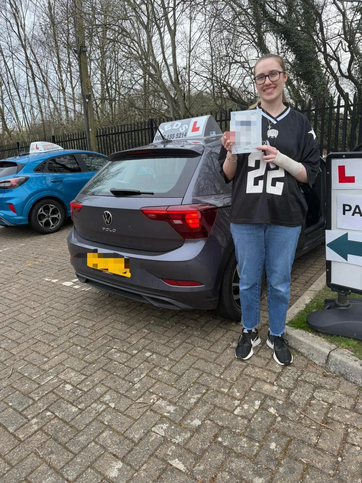 Beth passed First time at Crawley test centre with only three driving faults, with Bianca!🥇

Well done and all the best for your future on the roads!🚗📚

#firsttimepass #driverslicense #drivinglessons #jeds #drivingschool