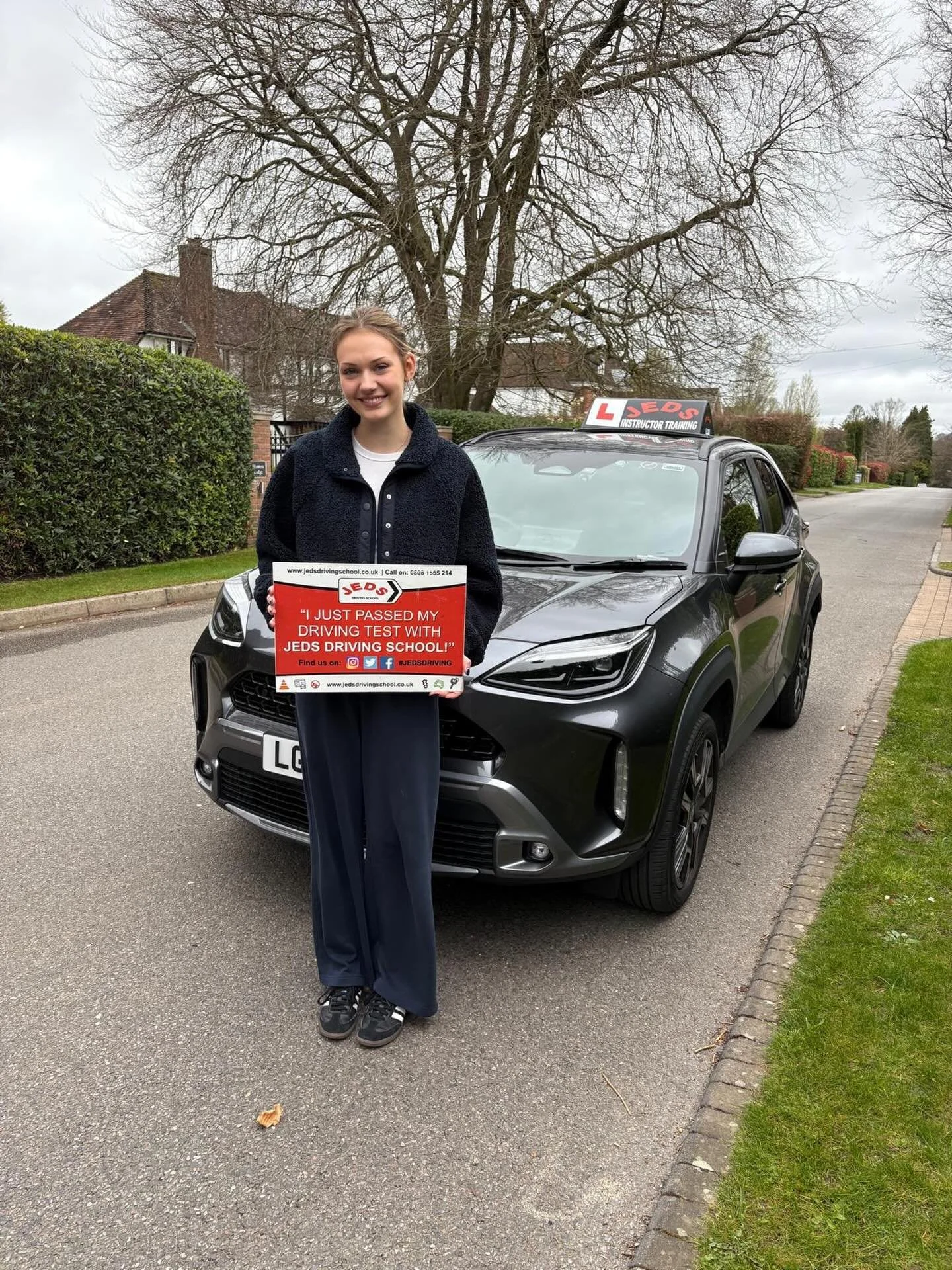 Olivia passed 1st time at West Wickham with only 1 fault, with Elaine!🥇

Well done and all the best for your future on the roads!🚗📚

#firsttimepass #driverslicense #drivinglessons #jeds #westwickham