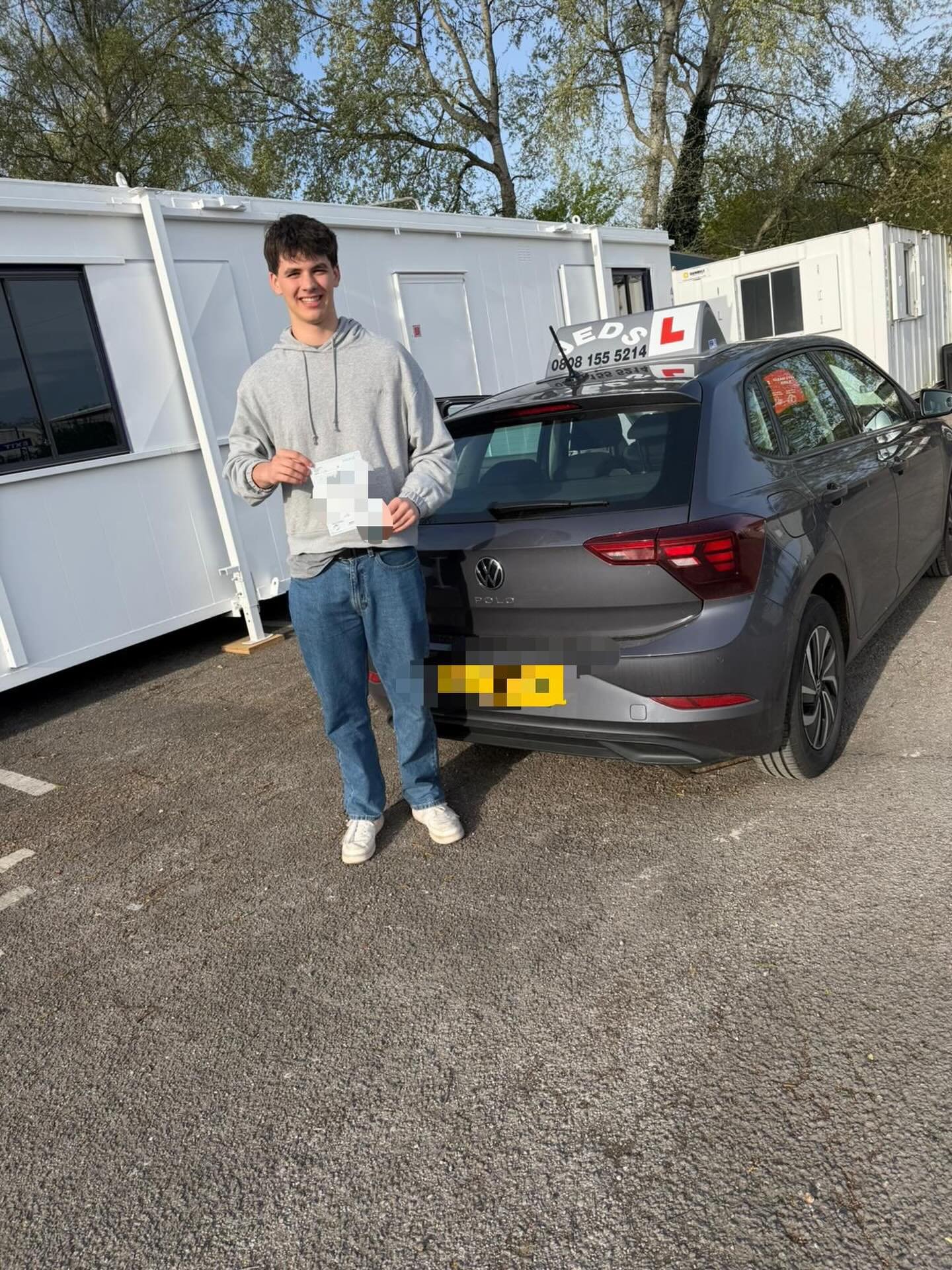 Oliver passed First time at Guildford test centre with only three driving faults, with Bianca!🥇

Well done and all the best for your future on the roads!🚗📚

#firsttimepass #driverslicense #drivingtest #drivinglessons #jeds