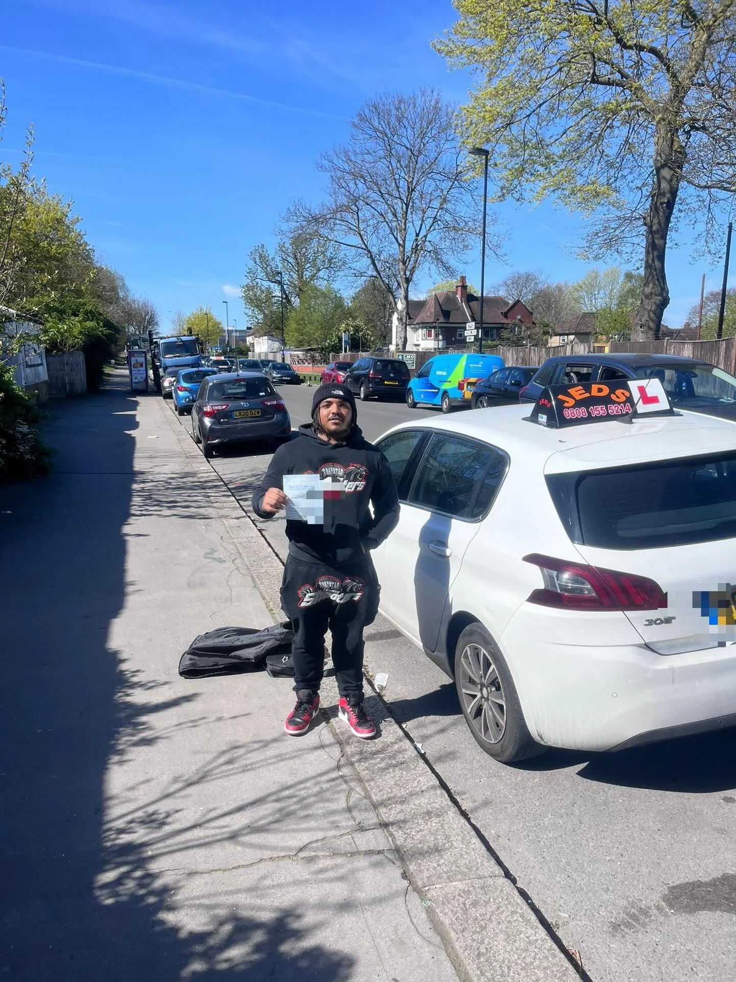 Tyreke passed at Mitcham, with Yiannis!🥳

Well done and all the best for your future on the roads!🚗📚

#passed #driverslicense #drivinglessons #drivingschool #jeds