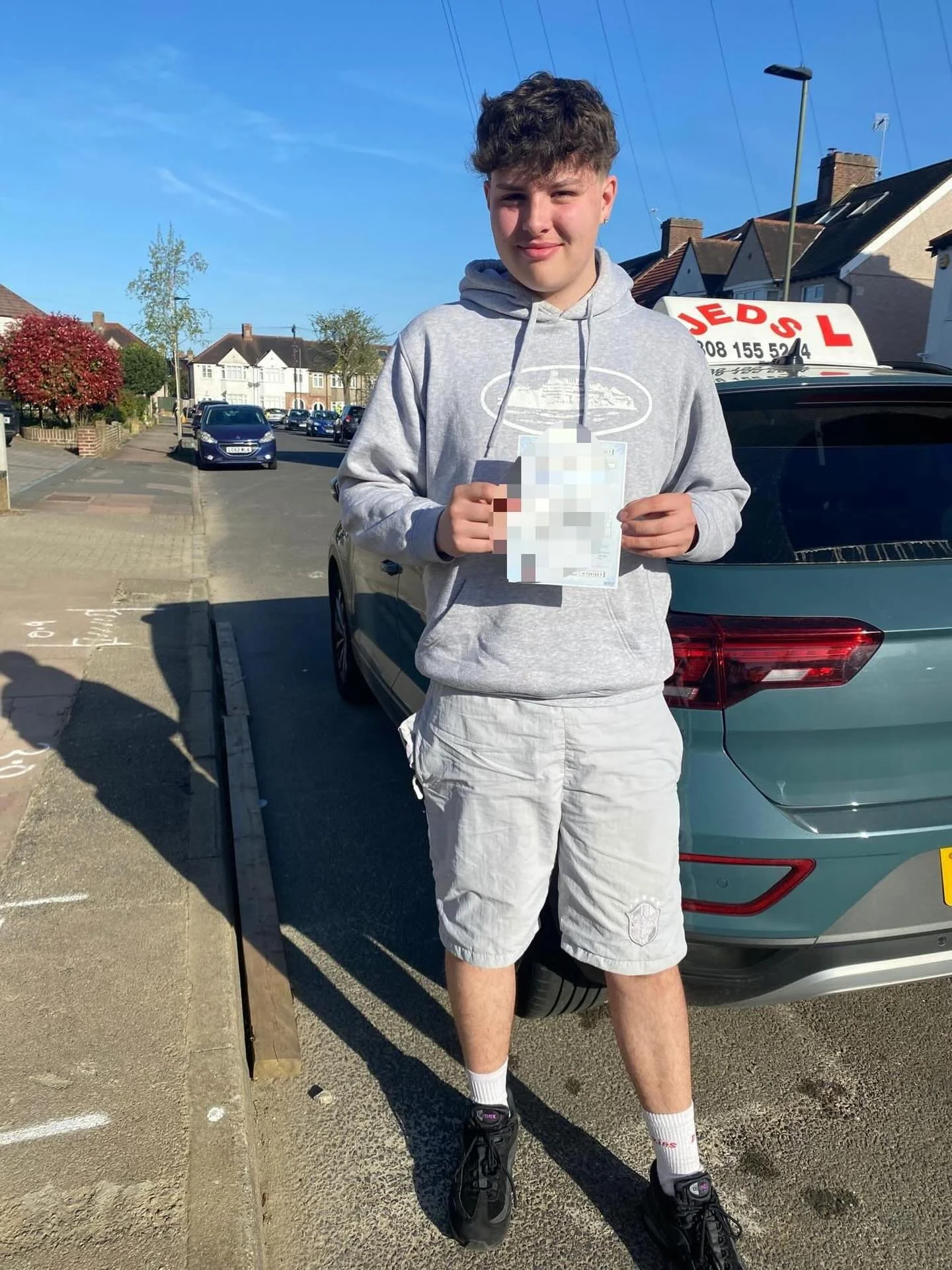 Callum passed First time at West Wickham with only 4 driving faults, with Naseem!🥇

Well done and all the best for your future on the roads!🚗📚

#firsttimepass #driverslicense #drivingschool #drivingtest #drivinglessons