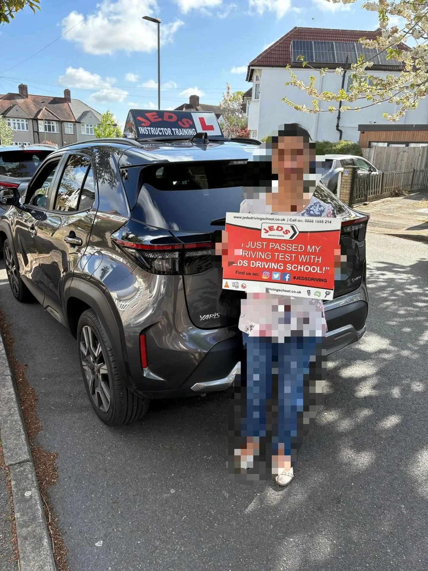Krisna passed 1st time at West Wickham, with Elaine!🥇

Well done and all the best for your future on the roads!🚗📚

#firsttimepass #driverslicence #drivinglessons #drivingtest #jeds