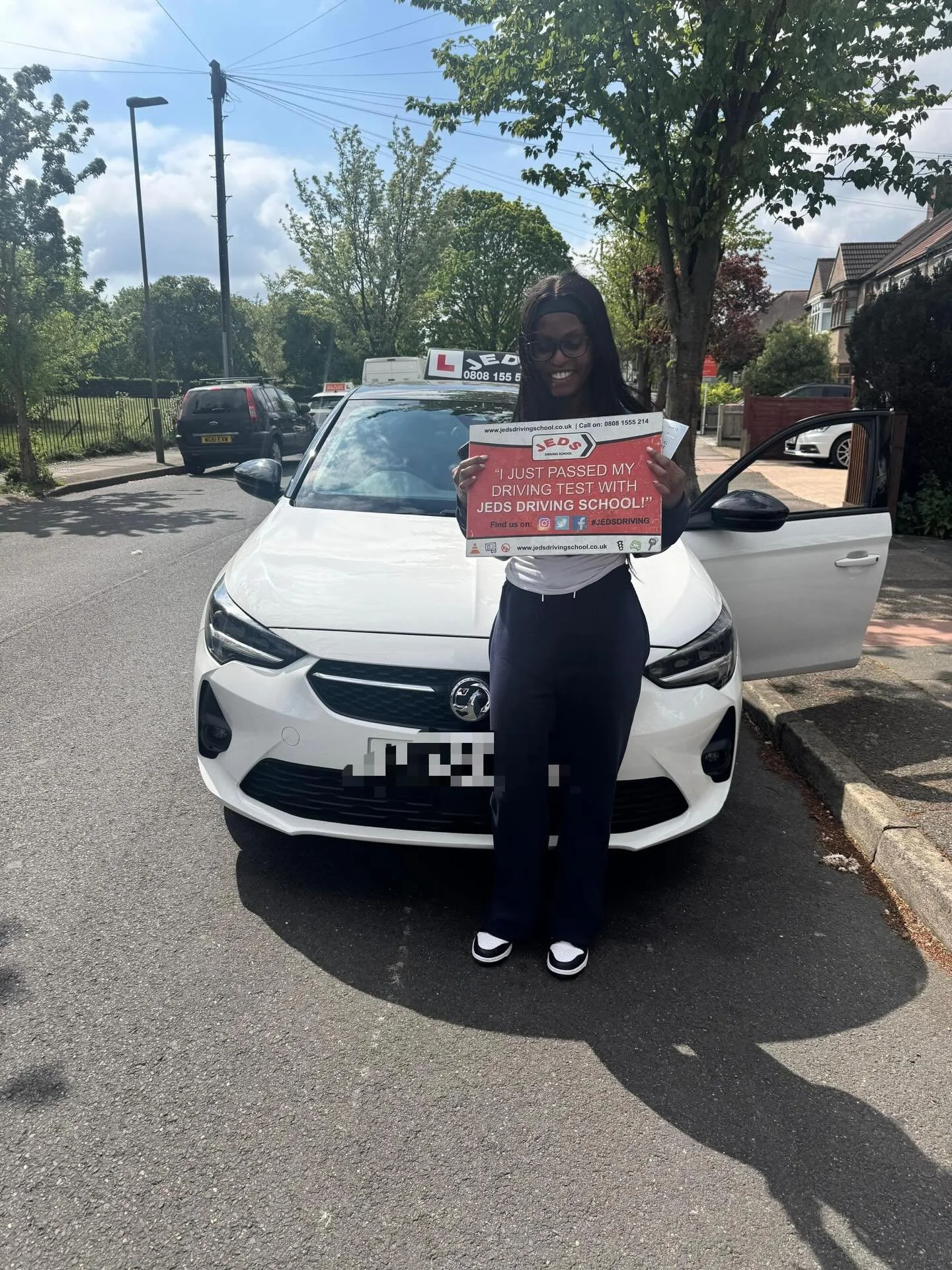 Beyonce passed 1st time at West Wickham, with Maria K!🥇

Well done and all the best for your future on the roads!🚗📚

#firsttimepass #driverslicense #drivinglessons #drivingschool #jeds