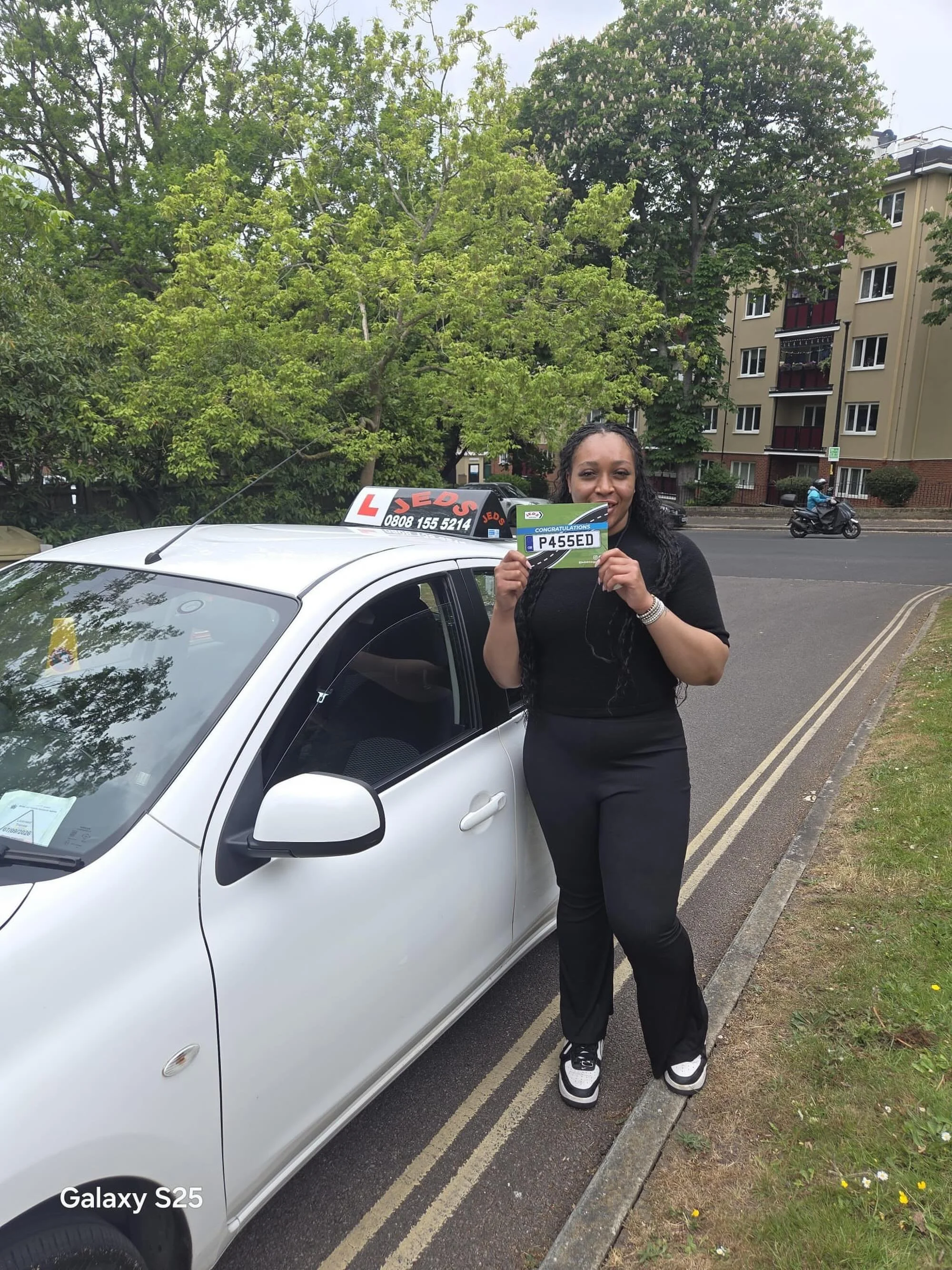 Chantel passed at West Wickham, with Sinan!🥳

Well done and all the best for your future on the roads!🚗📚

#passed #driverslicense #drivinglessons #drivingschool #jeds