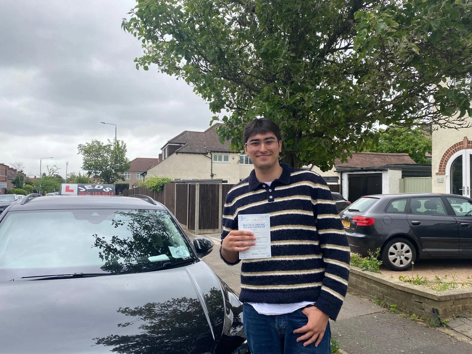 Isaac passed at West Wickham with only 2 driving faults , with Naseem!🥳

Well done and all the best for your future on the roads!🚗📚

#passed #driverslicense #drivinglessons #drivinginstructor #jeds