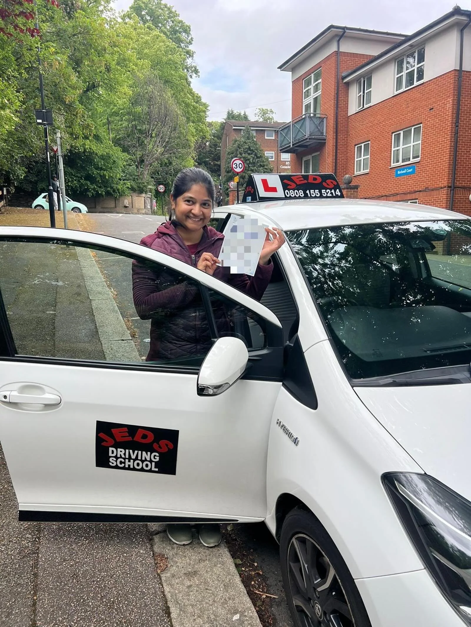 Nivedita passed at West Wickham, with Sardar!🥳

Well done and all the best for your future on the roads!🚗📚

#passed #driverslicense #drivingschool #jeds