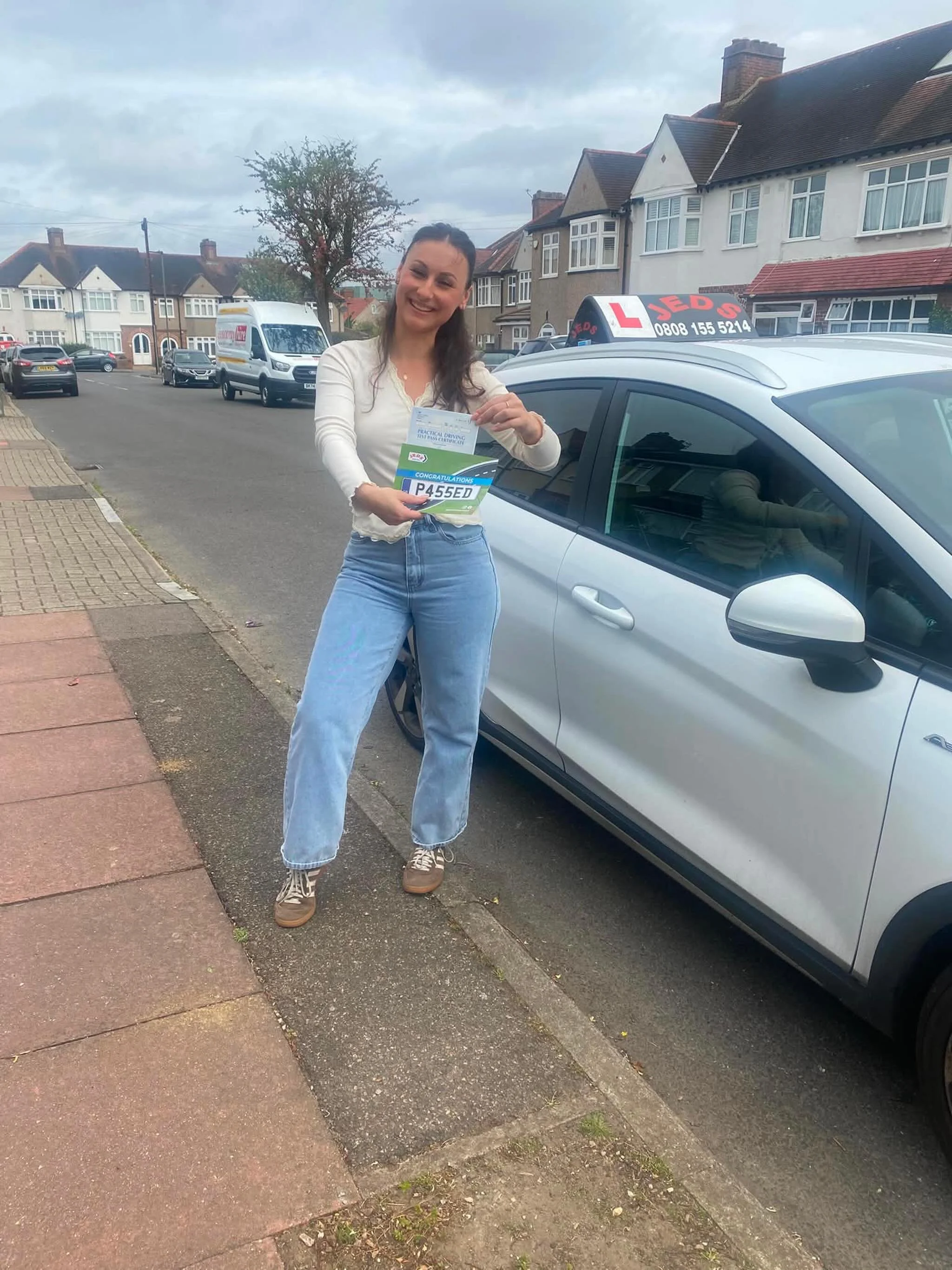 Kate passed 1st time with Anna at West Wickham!🥇

Well done and all the best for your future on the roads!🚗📚

#firsttimepass #driverslicense #drivinglessons #drivingschool #jeds