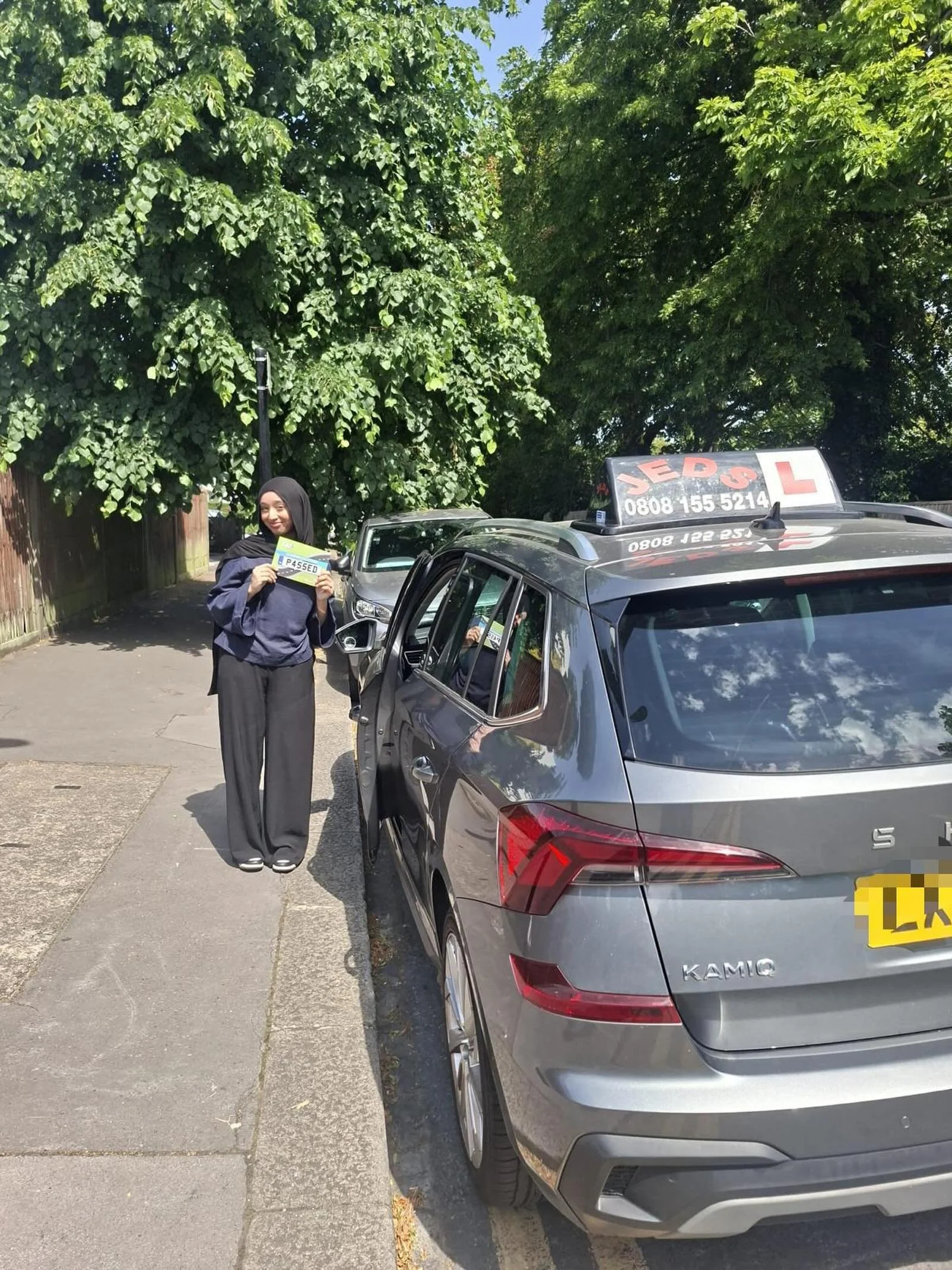 Aminah passed at Mitcham First time, with Maria!🥇

Well done and all the best for your future on the roads!🚗📚

#firsttimepass #driverslicense #drivinglessons #drivingschool #jeds