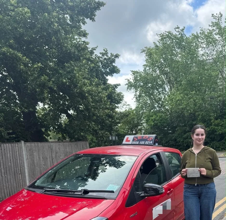 Esther passed at Mitcham test centre, with Frozan!🥳

Well done and all the best for your future on the roads!🚗📚

#passed #driverslicense #drivinglessons #drivingschool #jeds
