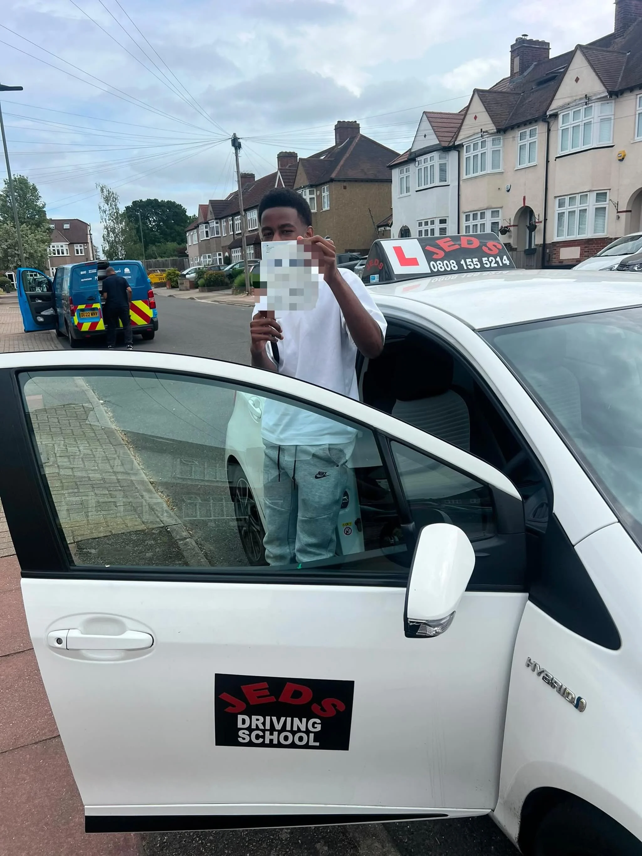 Kenardo passed at West Wickham no faults, with Sardar Safi!🥳

Well done and all the best for your future on the roads!🚗📚

#passed #driverslicense #drivinglessons #drivingtest #jeds