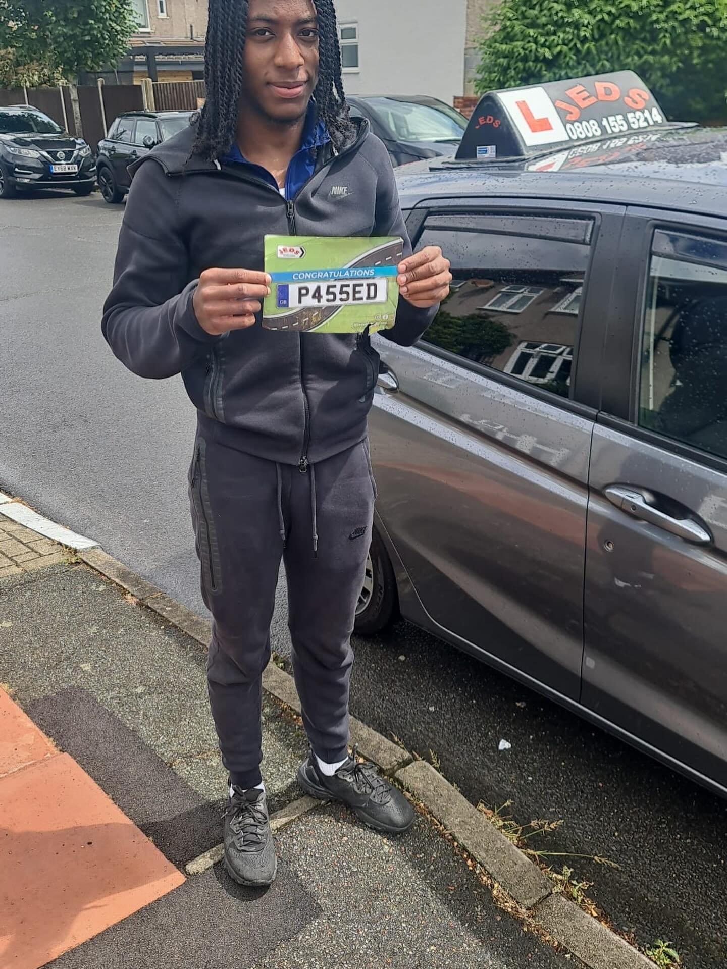 Raheem passed with 2 minors at Mitcham, with Patrick !🥳

Well done and all the best for your future on the roads!🚗📚

#passed #driverslicense #drivinglessons #jeds #mitcham