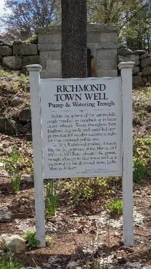 Richmond Town Well
Pump & Watering Trough
Site of the Richmond Town Well, a place where animals and people could gather for refreshment. In 1953, Richmond resident Emerson H. Pearson, a carpenter, built and installed the pump and watering troughs. La