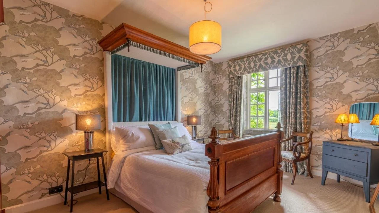 Copy of TheCreatorBedroom.jpg