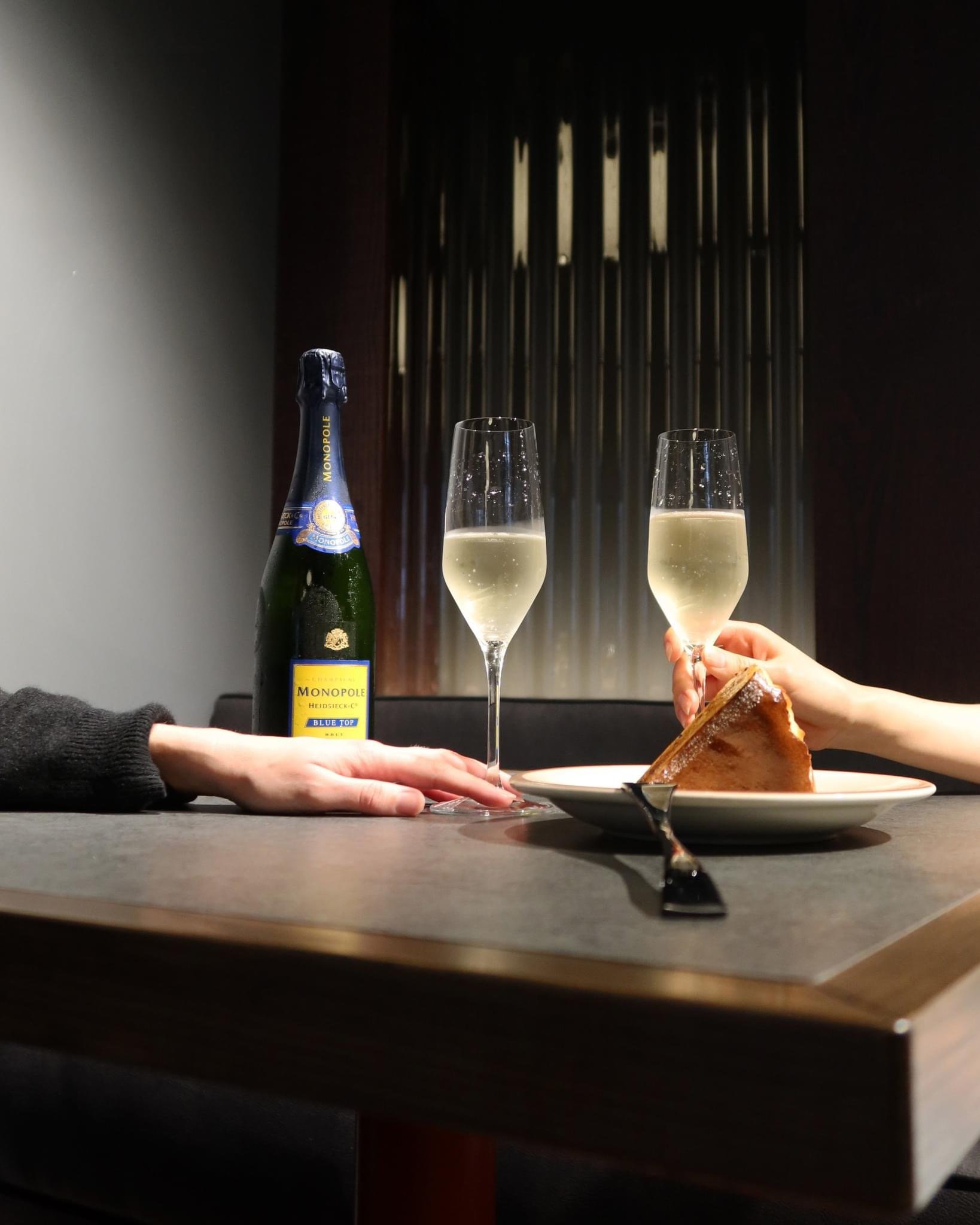 Kome- Commercial Bay - Glass pour Heidsieck.jpg