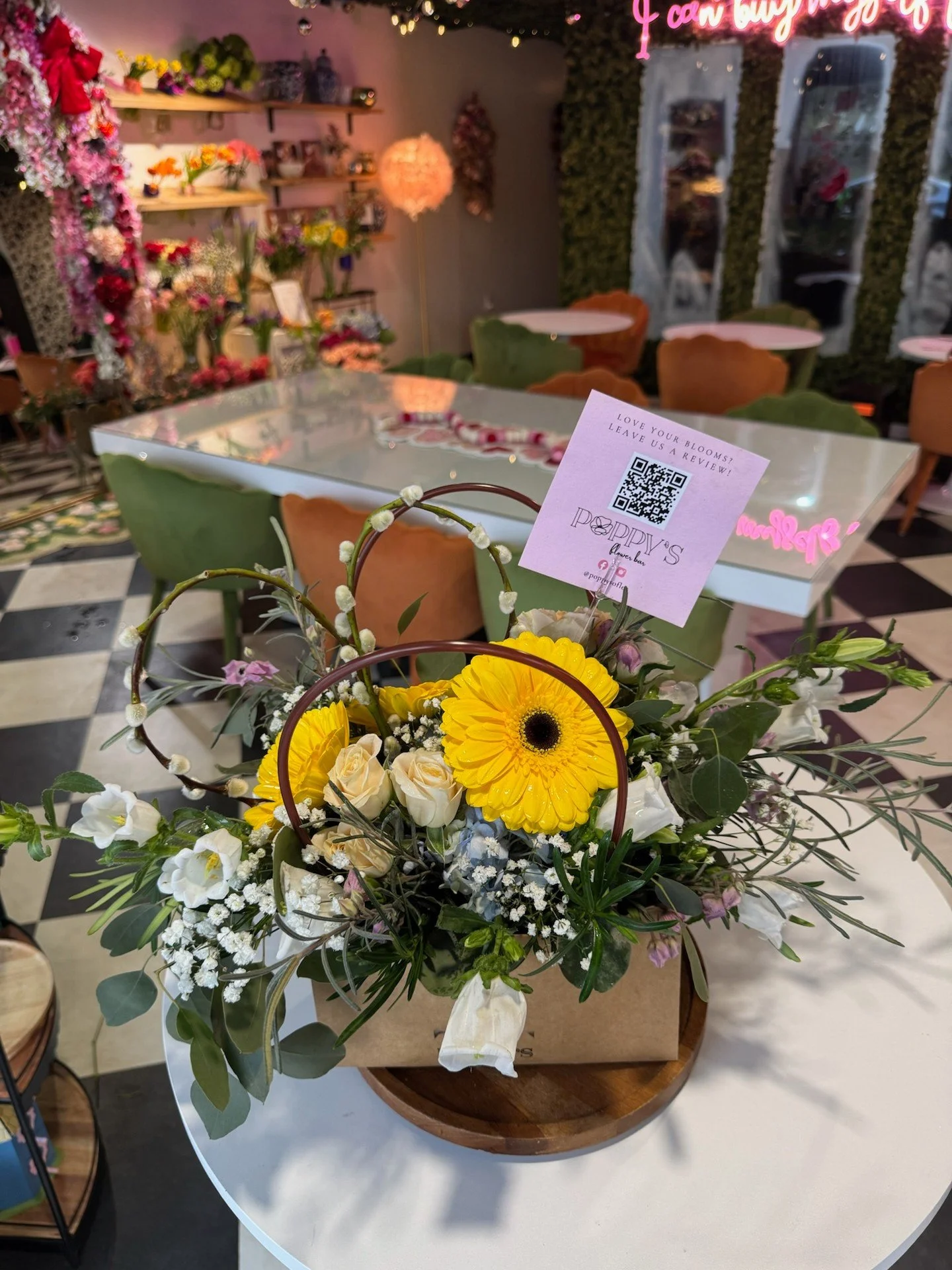 We have SO MANY fun things coming up at Poppy's (especially for Valentine's Day!) &hearts;️ 

🍪💐 Feb 12 &ndash; Candy Hearts Cookies &amp; Flowers Workshop with The Cheerful Baker @thecheerfulbaker
Sweeten up your Valentine&rsquo;s week! Combine de