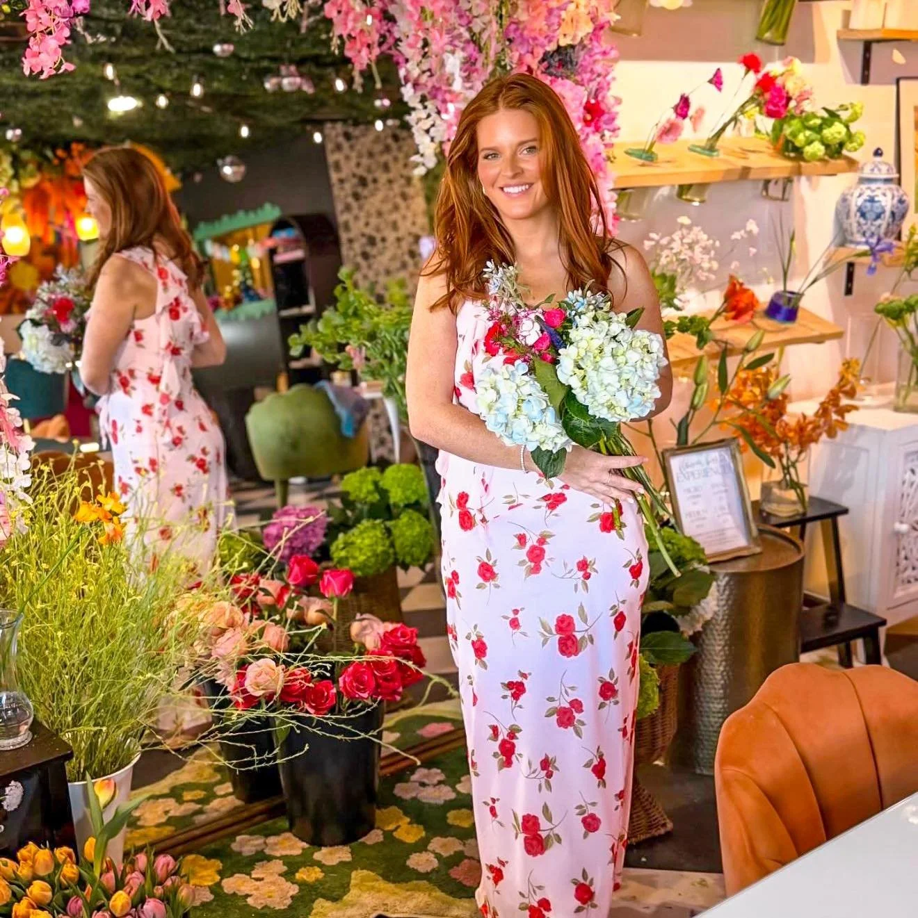 POV you came in for one bouquet and stayed for the drinks, the vibes, and a whole experience 💐🌸 Oh, and once again, we have the most beautiful customers, EVER. No one can deny it &hearts;️ 

#poppysoflex #flowerbar #poppysflowerbar #bouquetbar #flo