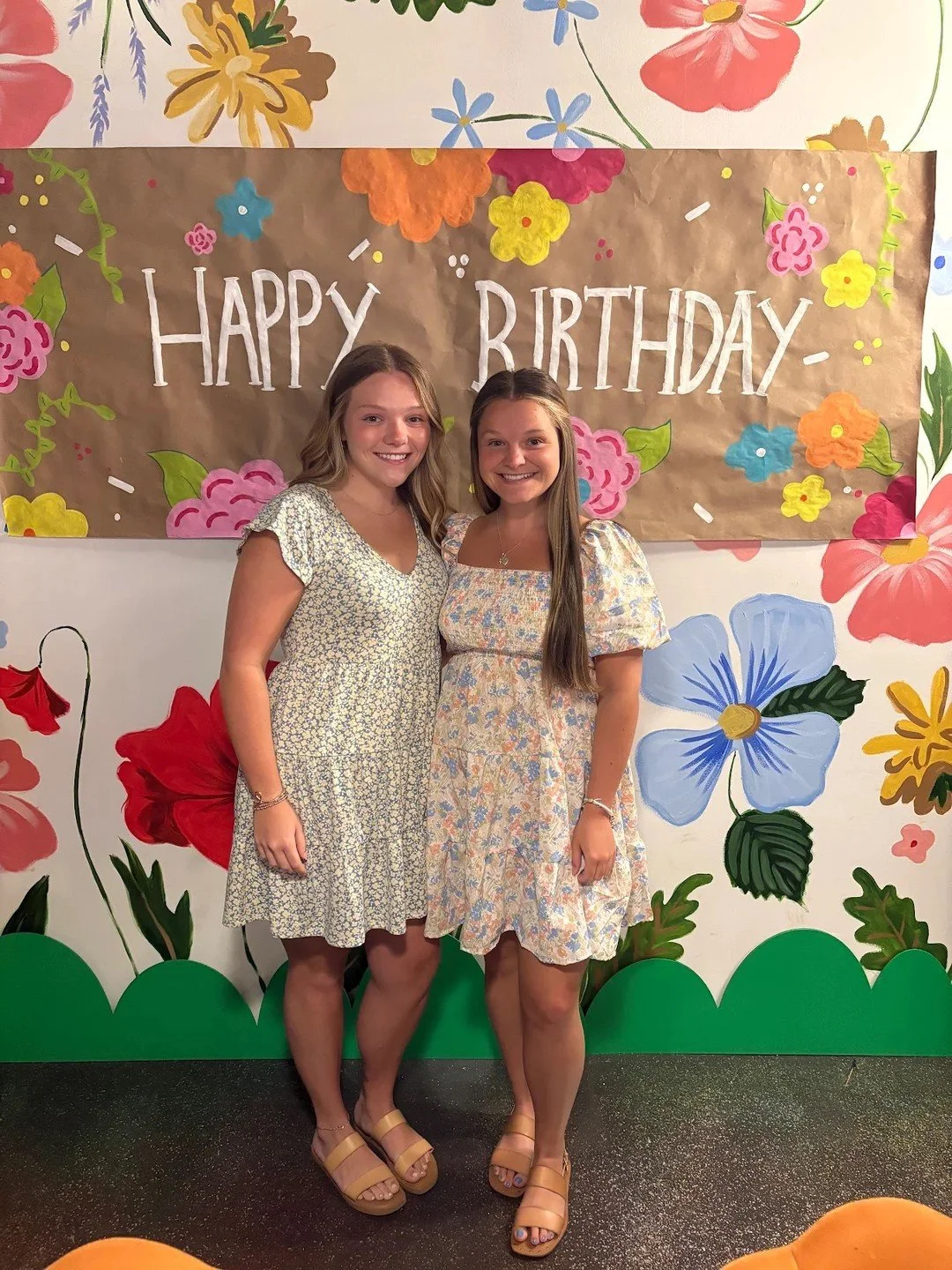 Birthday party at Poppy&rsquo;s? Yes please 💐🎉 Celebrate with flowers, mocktails (or cocktails!), build your own bouquets, and host it all at the cutest spot ever for your favorite people. Email us to book your party or private event 🌸✨ hello@popp