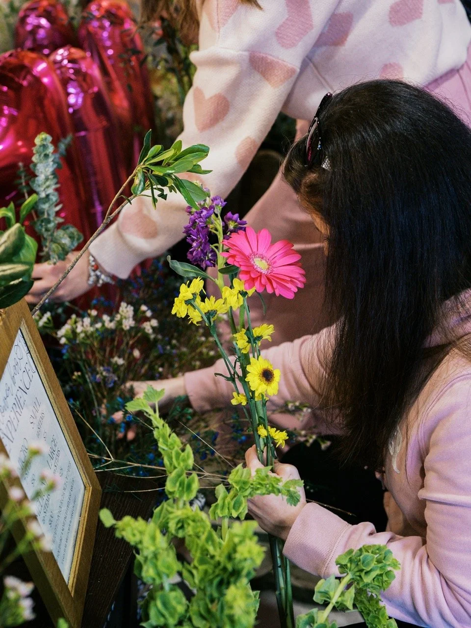 Our flower bar is for the girls who romanticize everything and honestly we support that fully.

#poppysflowerbar #poppysoflex #lexingtonky #flowerbar #florist #lexingtonflorist #sharethelex