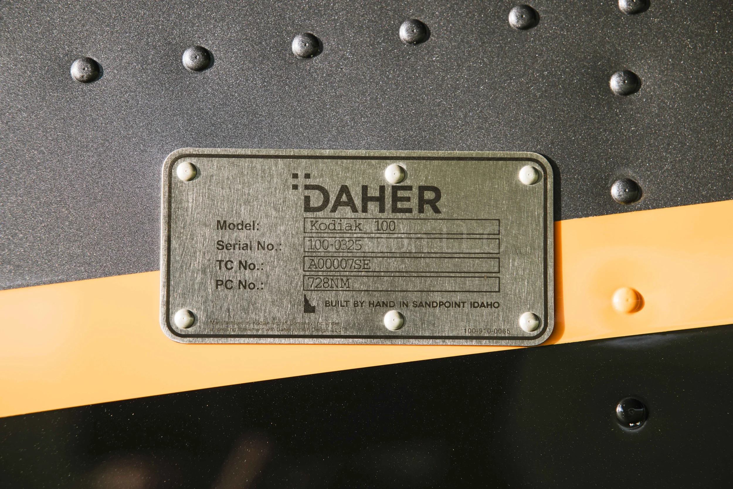 Kodiak 100 Series III manufacturer's plate