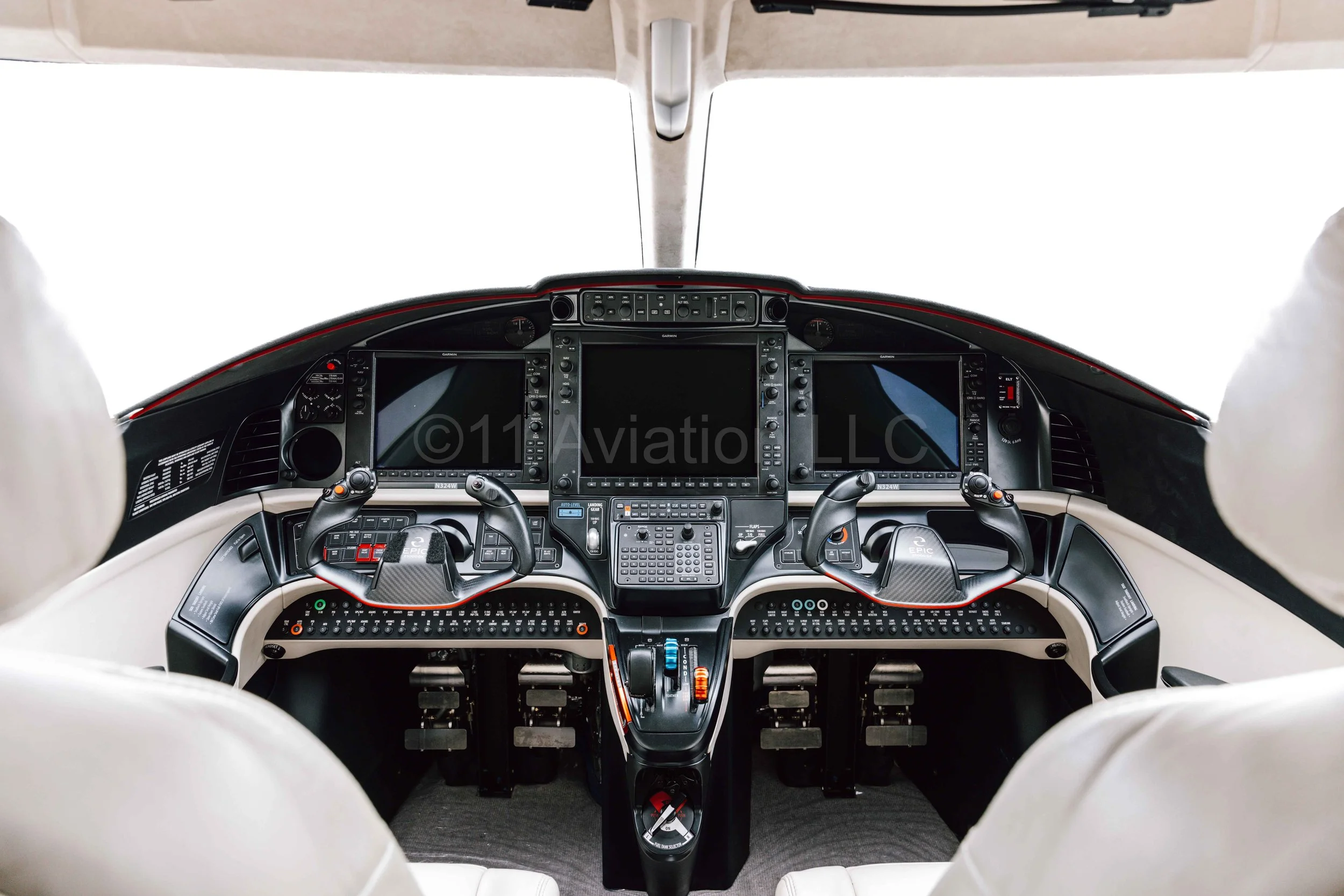 Epic E1000 GX cockpit