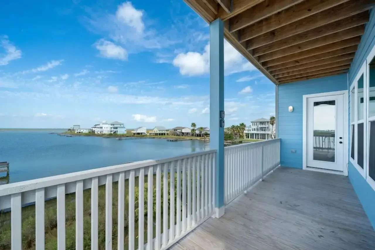 Seaside Bliss: Your Perfect Galveston Holiday Apartment