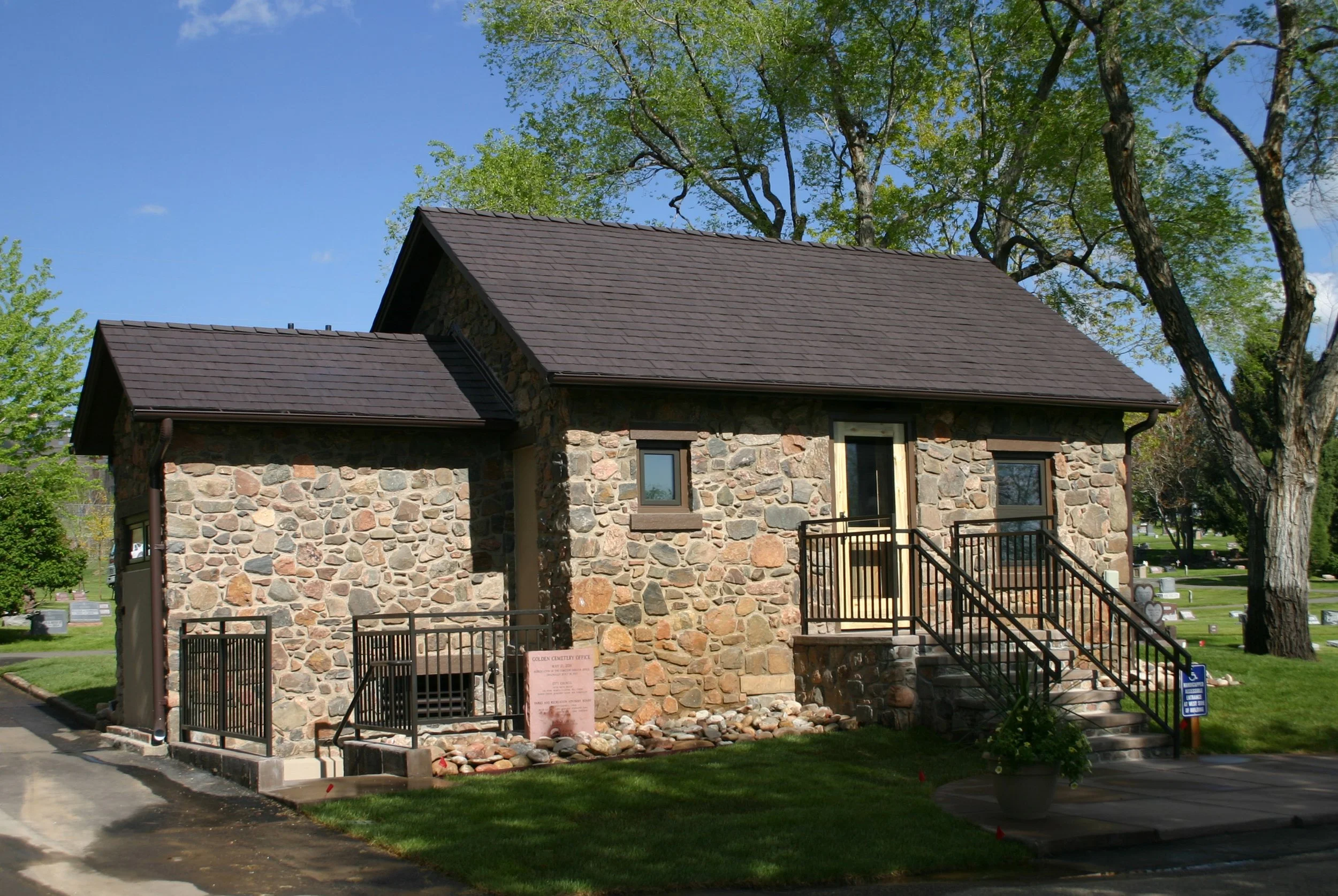 03 Exterior SE.jpg