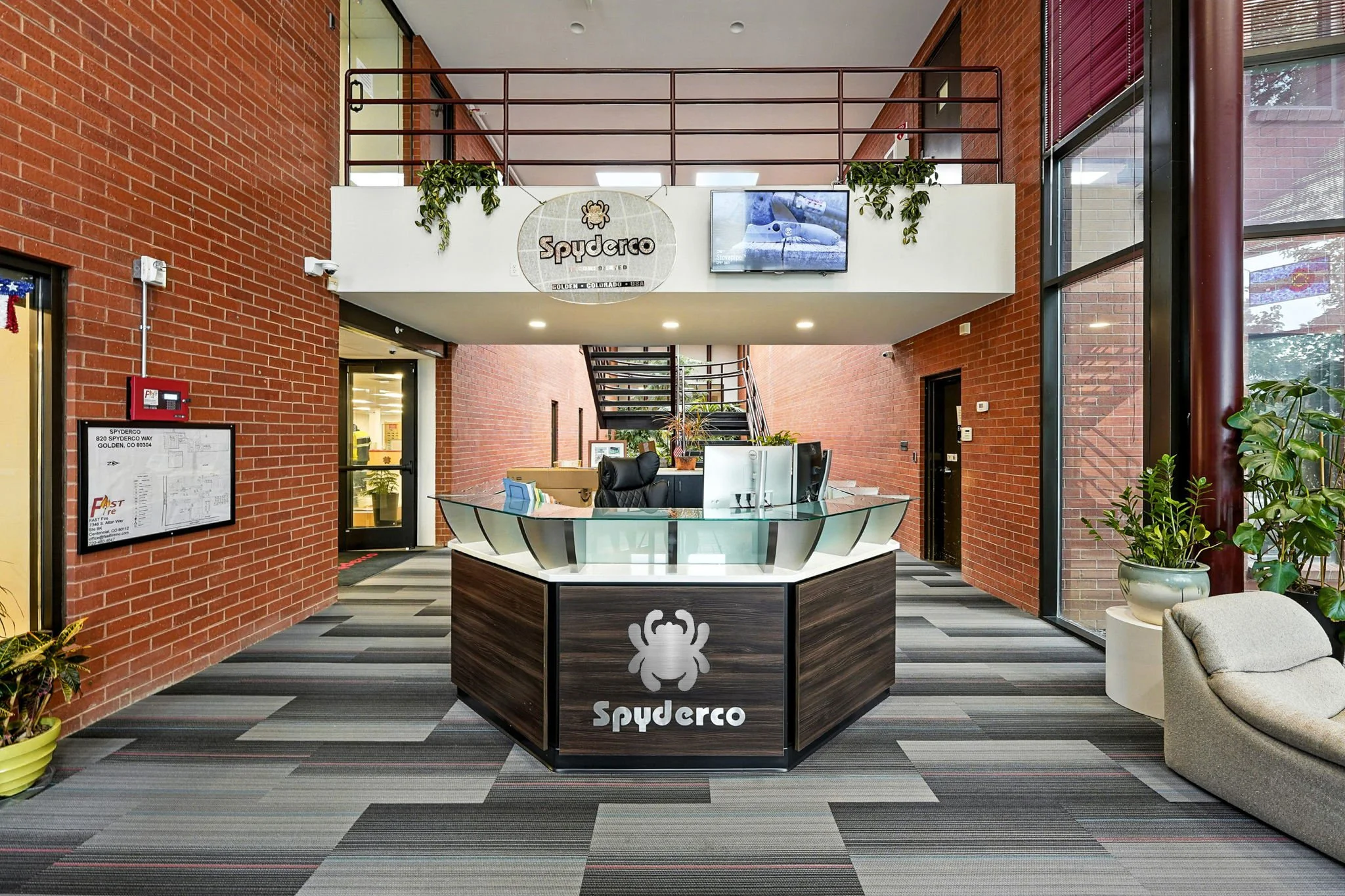 Spyderco custom welcome desk