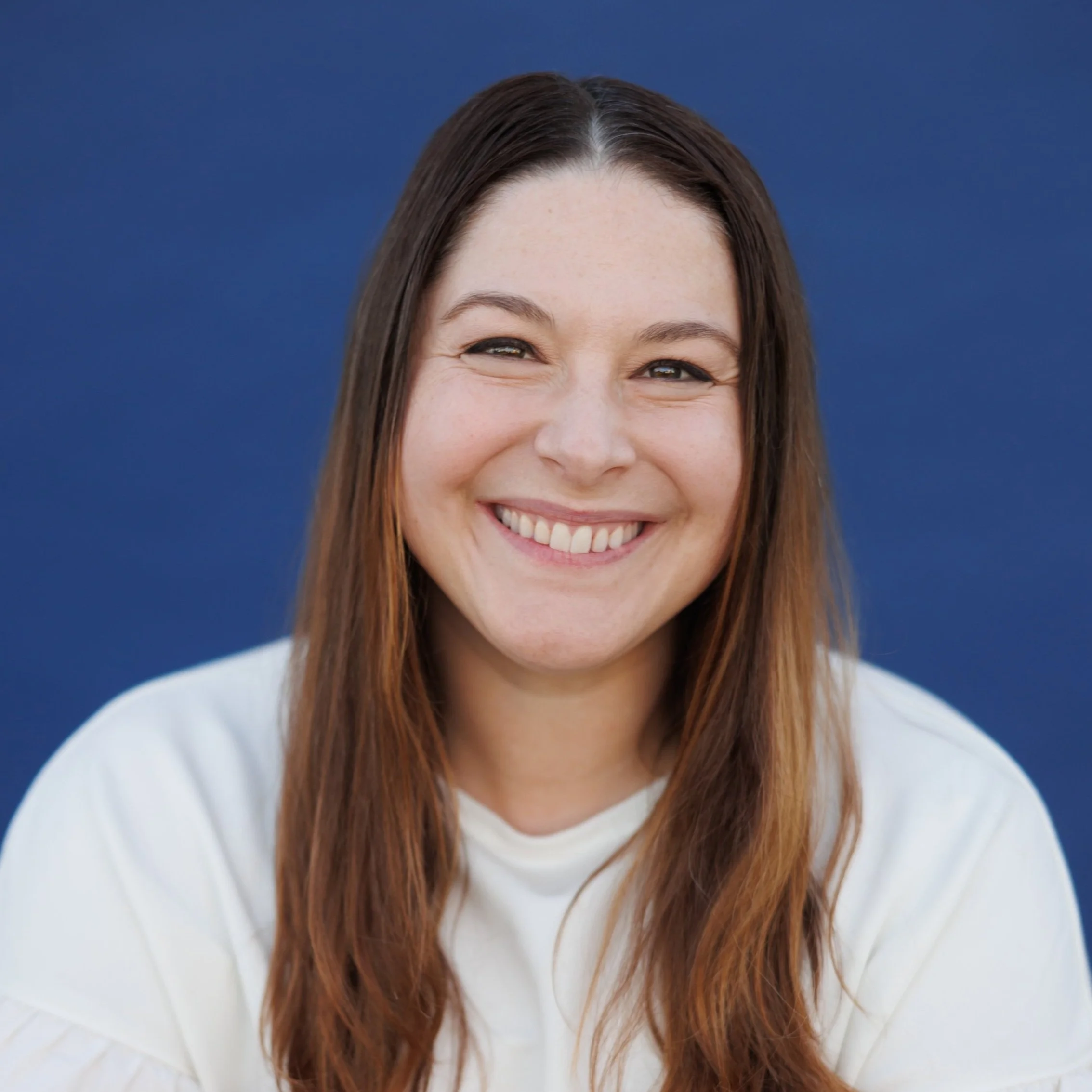 Headshot of Seattle, Kirkland, and PNW Family and Child Photographer Amanda Waltman Vandermeer
