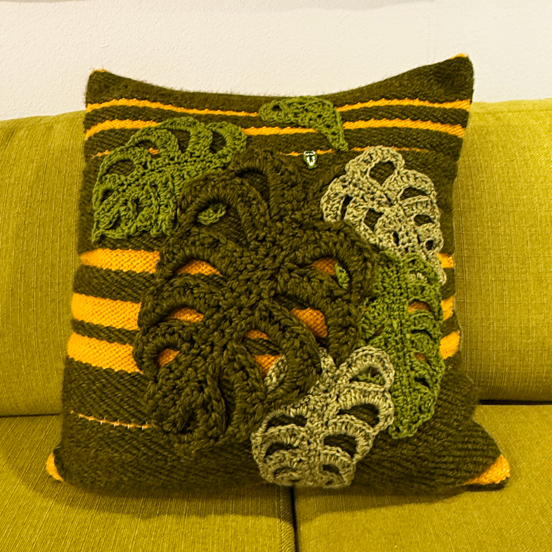 Untitled, 24 x 24 inches, Velvet, acrylic and wool fiber, 2025.