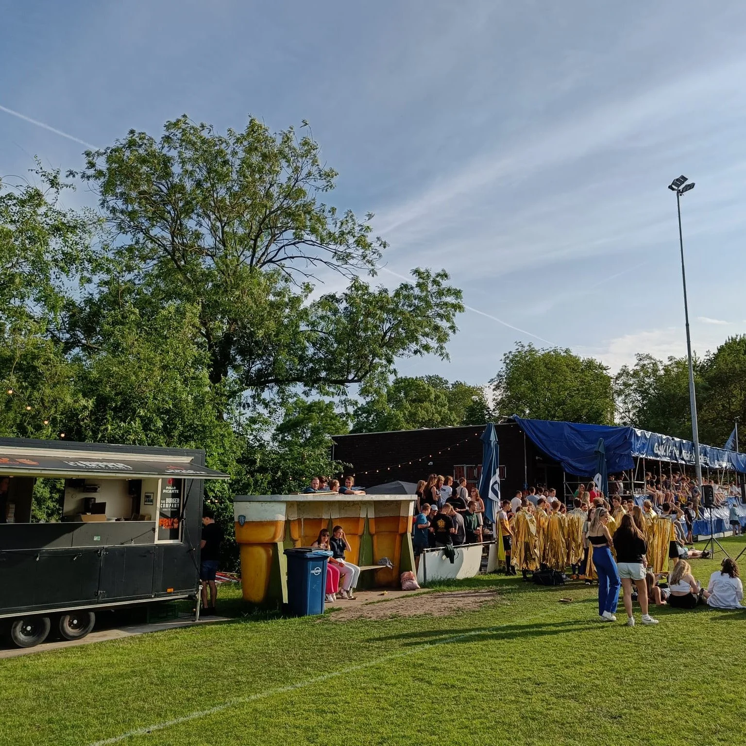 Terugblik juli 2025: Van internationale toernooien tot een droombruiloft op het platteland