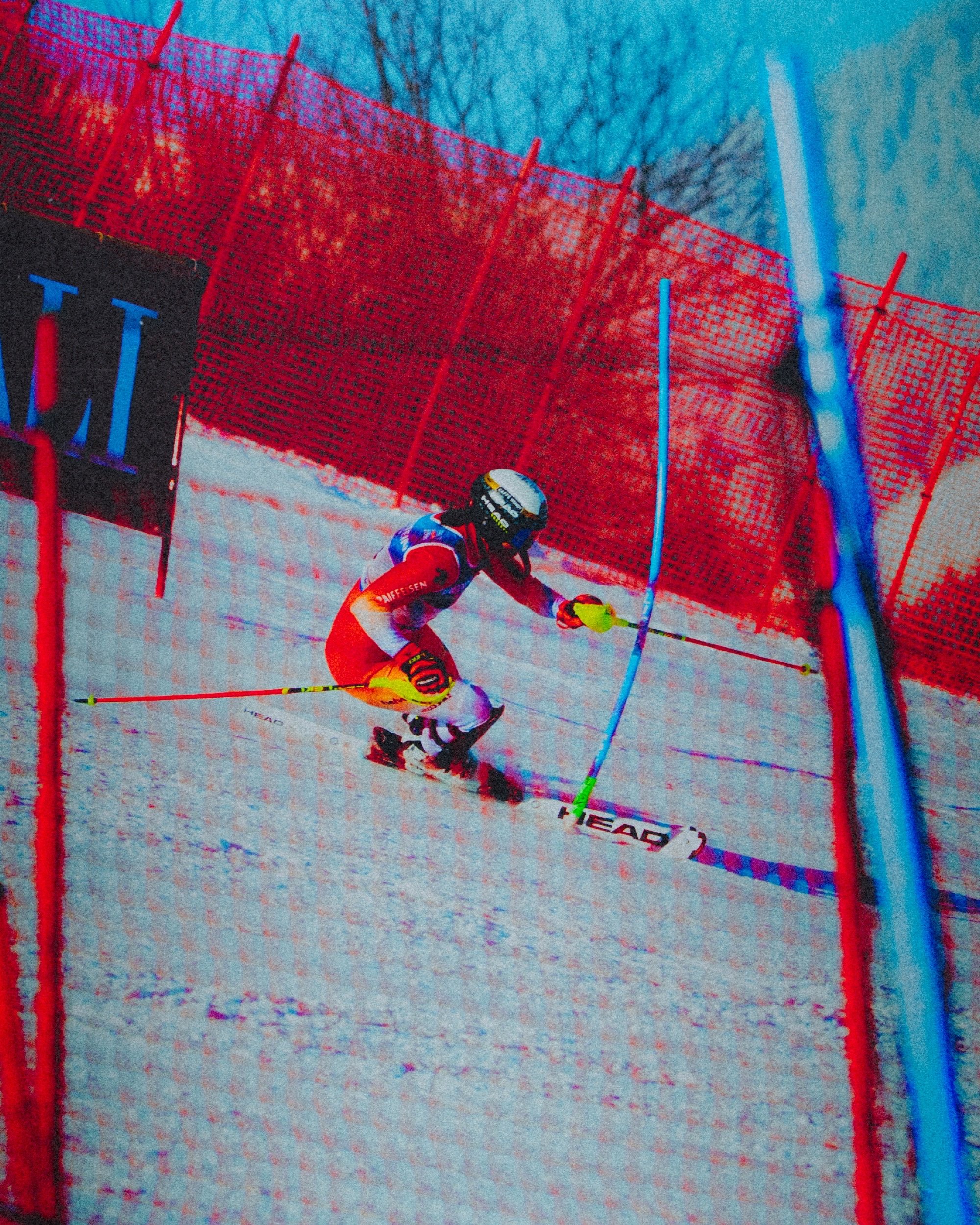 Wendy Holdener (Switzerland) attacking a slalom gate at the FIS Alpine World Ski Championships, Saalbach 2025 — Ski-WM Saalbach 2025, ski racing photography by Antonia Bucklitsch