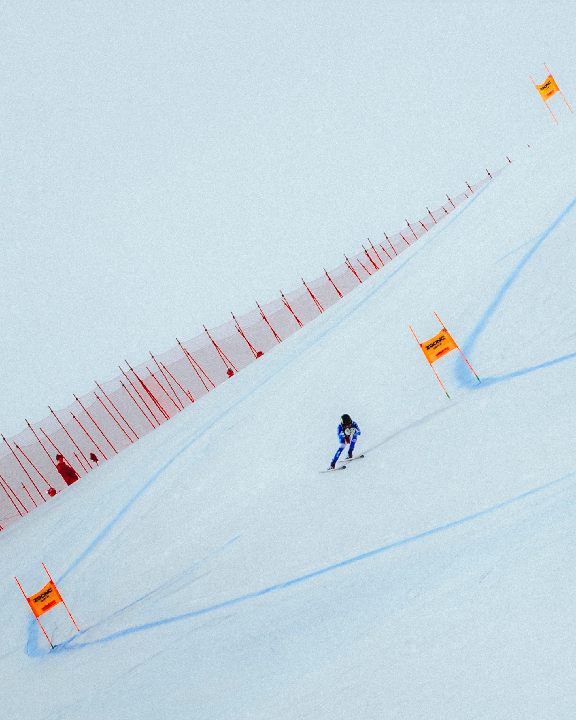 Romane Miradoli (France) in the Super-G at the FIS Alpine World Ski Championships, Saalbach 2025 — Ski-WM Saalbach 2025, ski racing photography by Antonia Bucklitsch