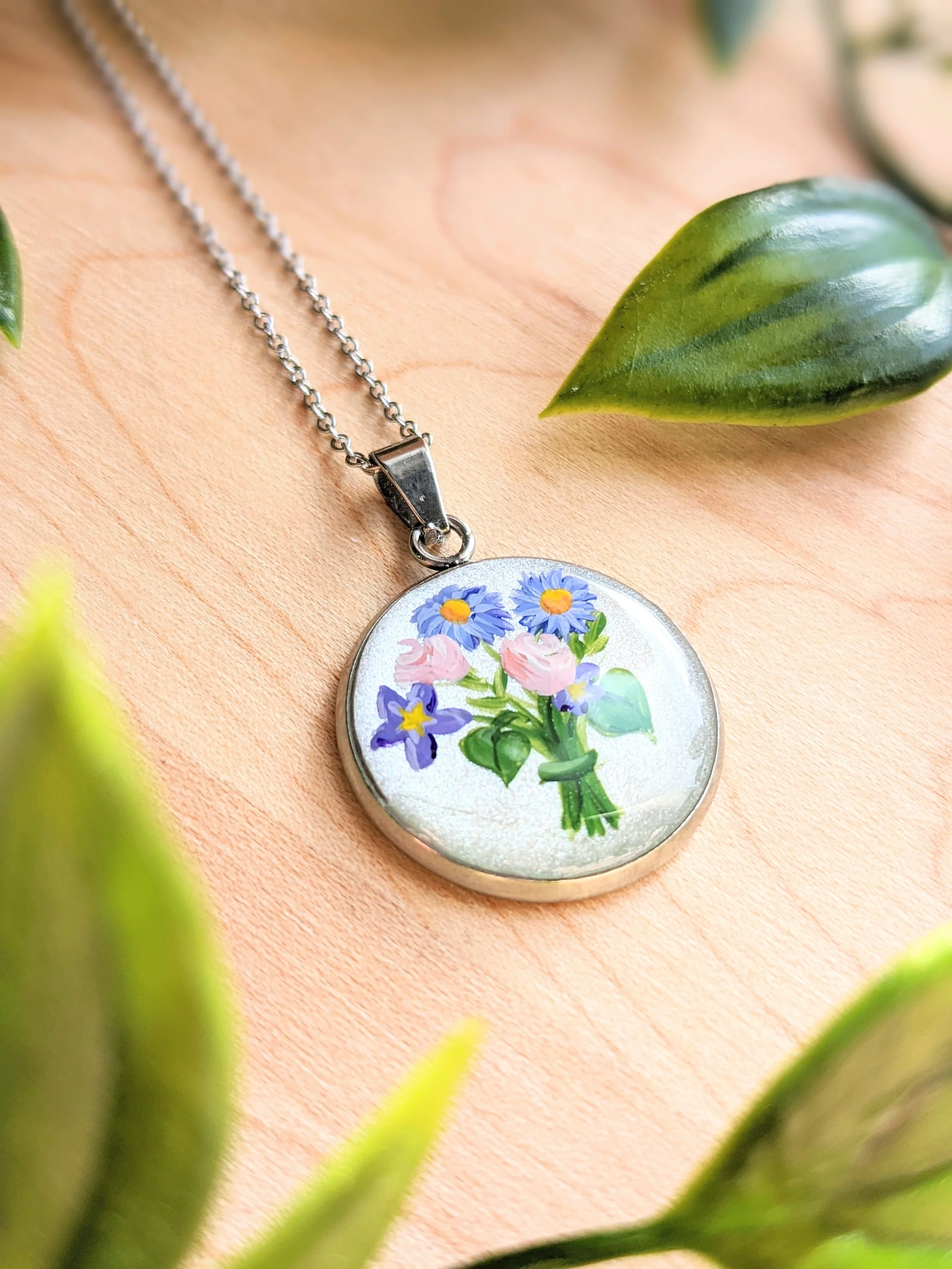 Custom hand-painted birth flower bouquet necklace (2022)
