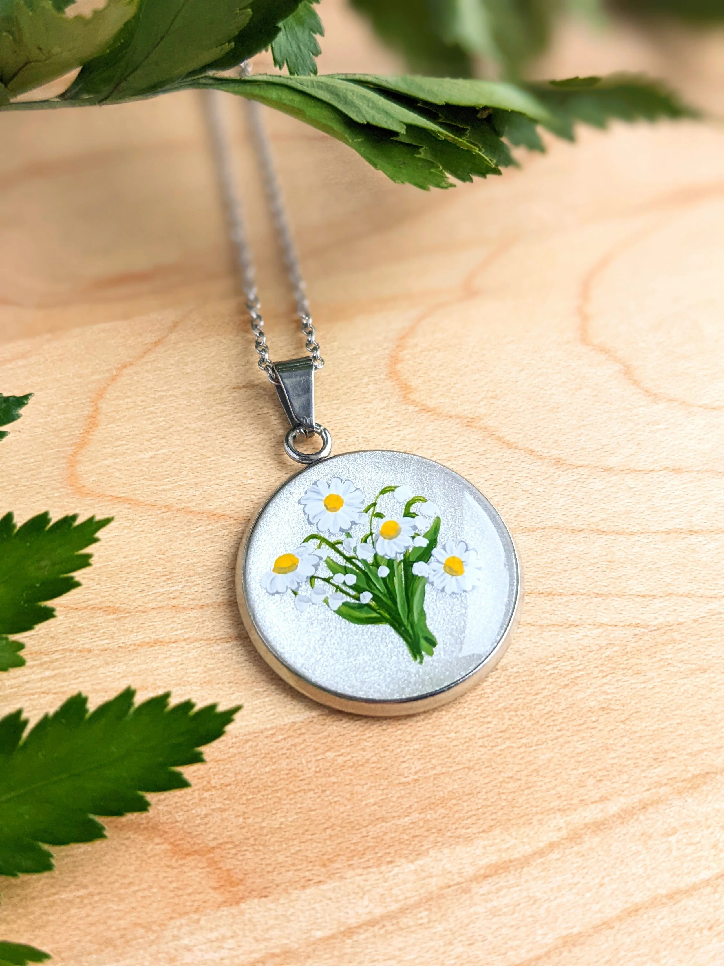 Custom hand-painted birth flower bouquet necklace (2022)