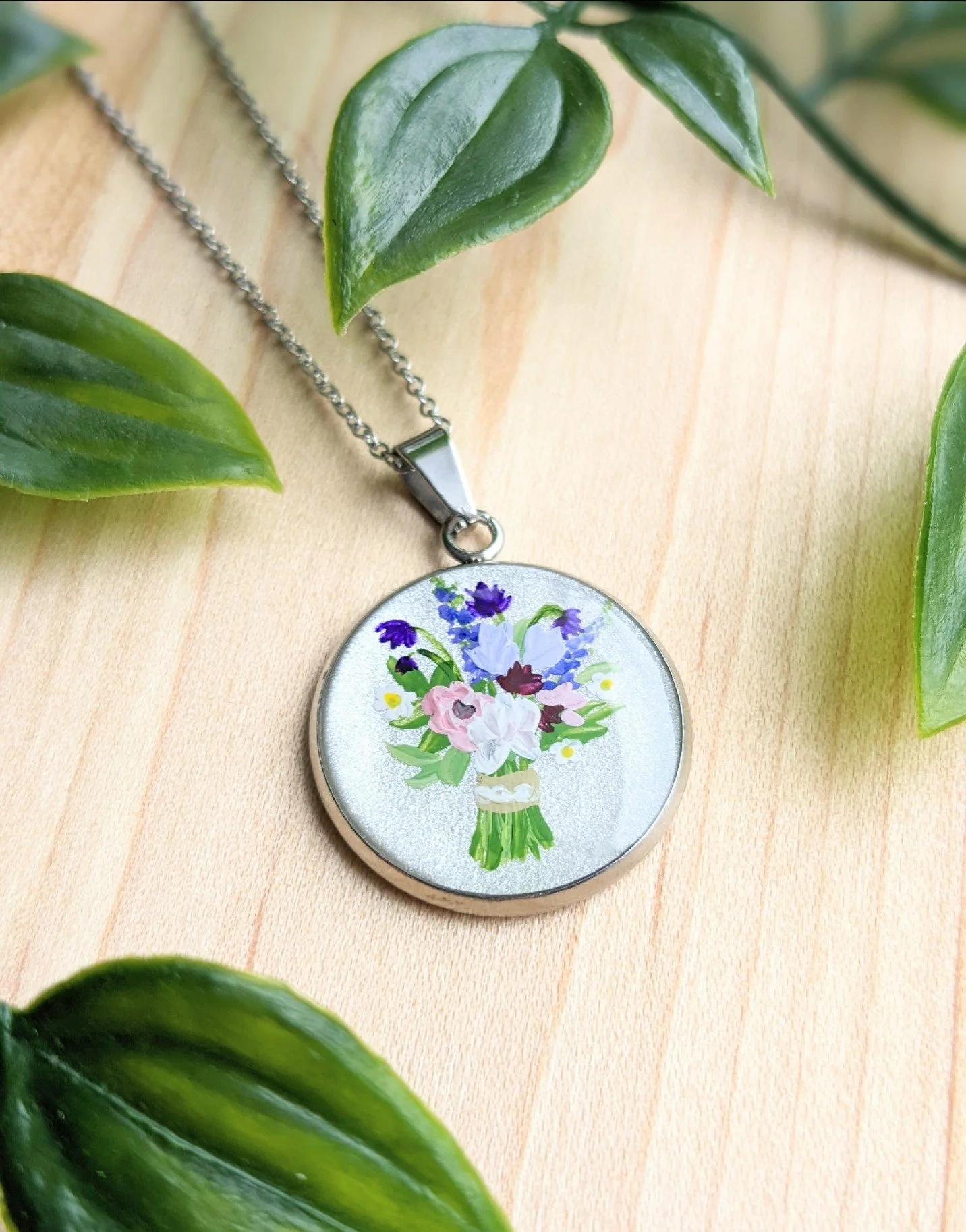 Custom hand-painted flower bouquet necklace (2022)