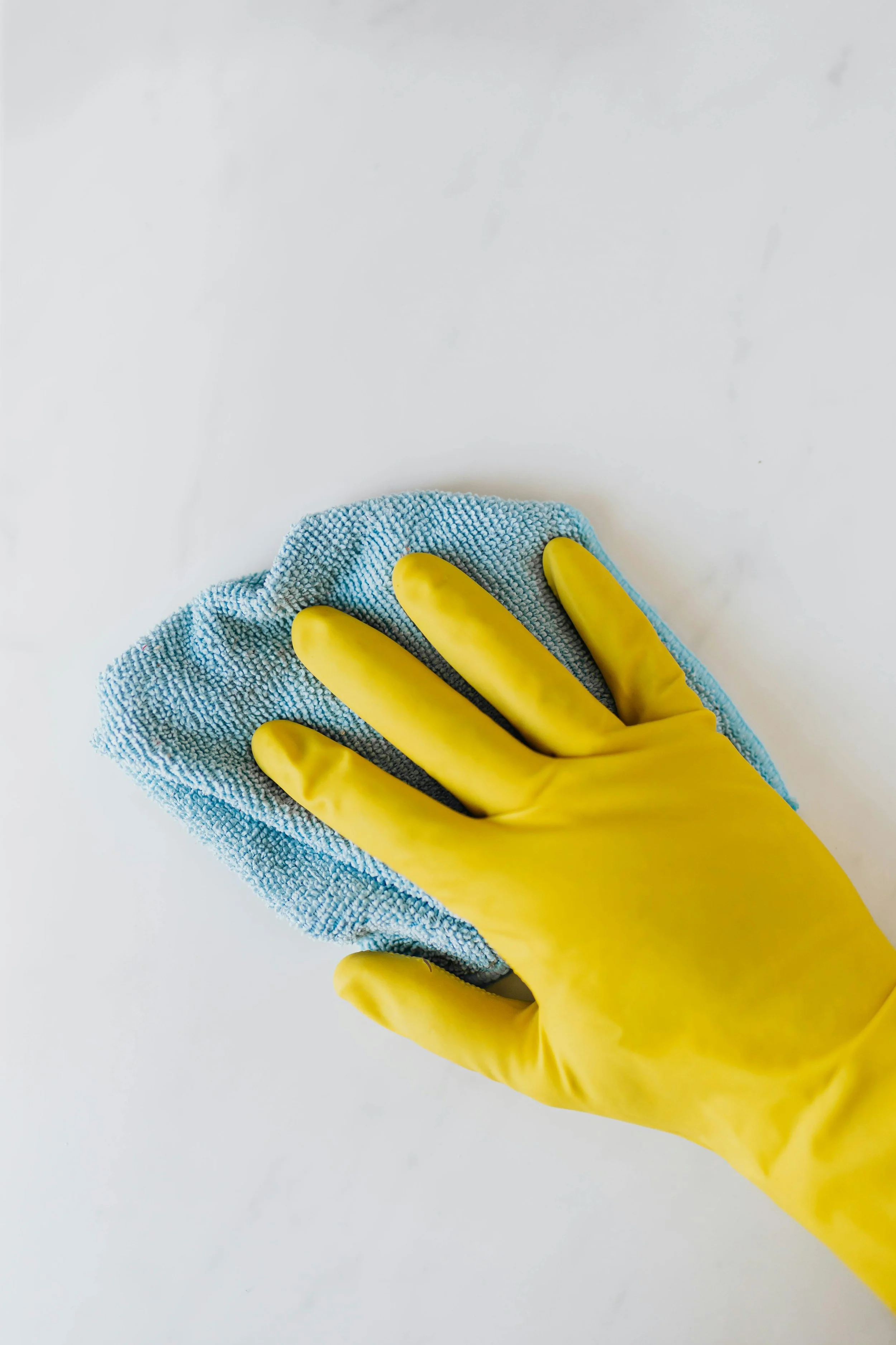 Servizio di pulizia interni per un ambiente domestico impeccabile offerto da BB Stage and Sell