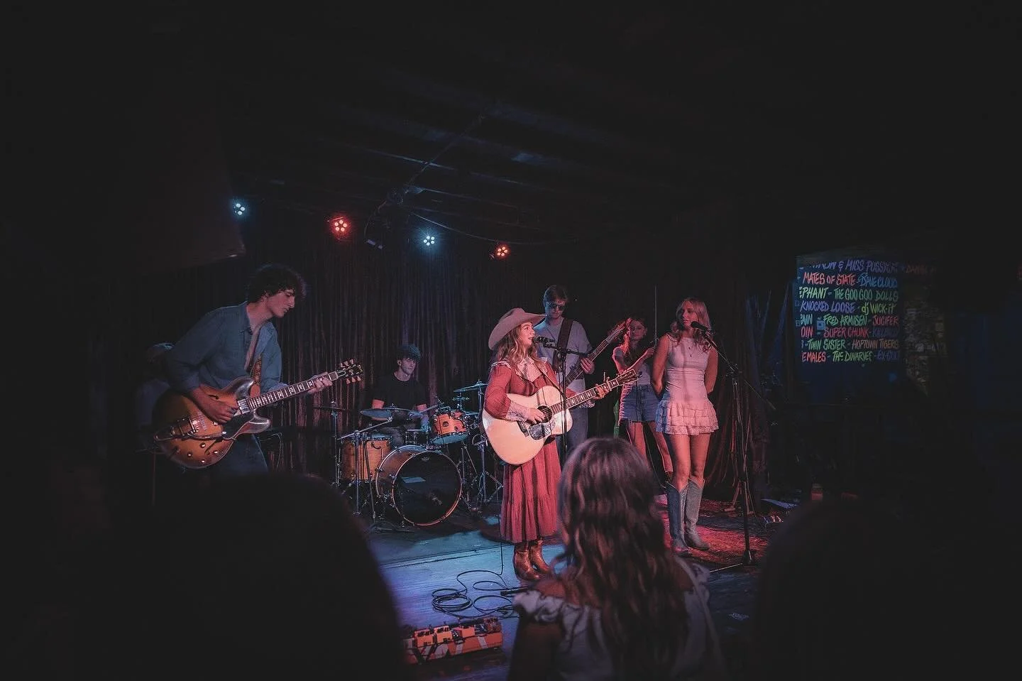 Got some fun gigs comin up this week! Come out &amp; say hi why dontcha?! ⚡️⚡️
MONDAY: private event 
TUES: co-fronting @ajsgoodtimebar with @tombakermusicc 6:15-9:45
WED: sangin a tune with @thebandanabrothersofficial at @foxandlocke at 7pm
FRI: @aj