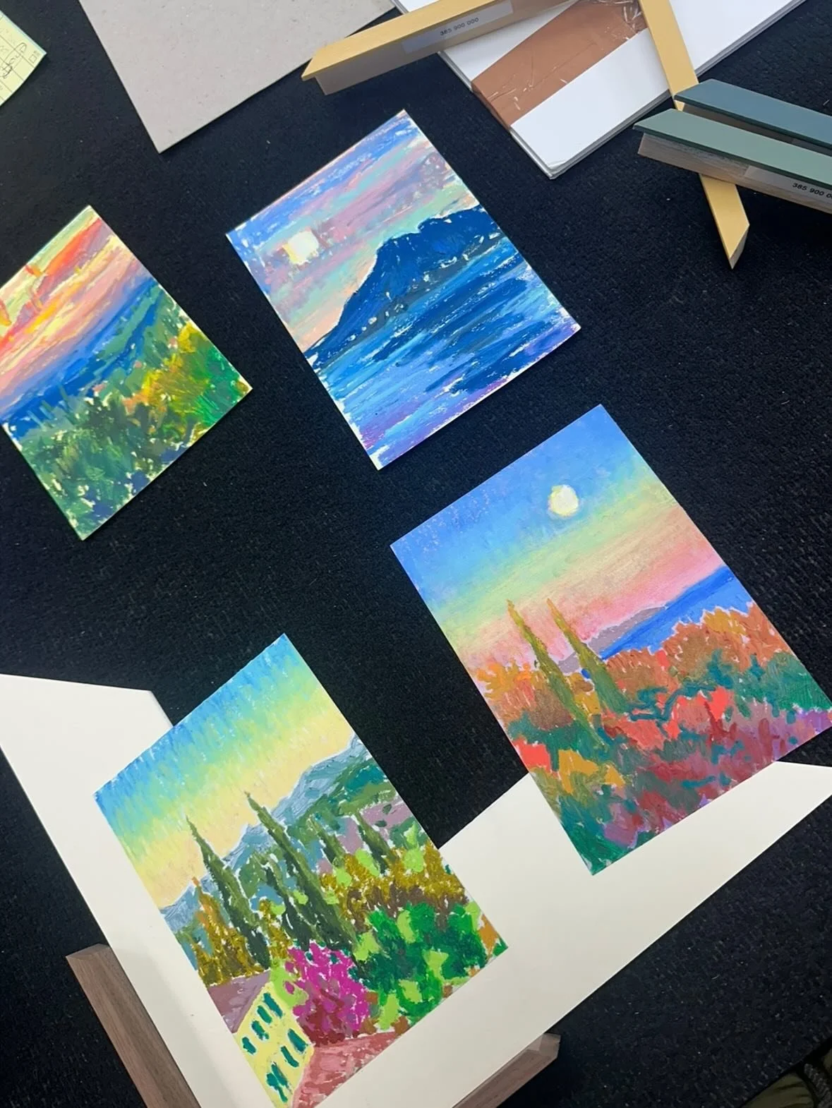 Life lately // Autumn shenanigans 🍂 

🍂 Framing up some new oil pastels as we speak - these will be available next week (as always sign up to my newsletter if you&rsquo;d like to be notified)

🍂 A big month of birthdays and parties - namely Grace&