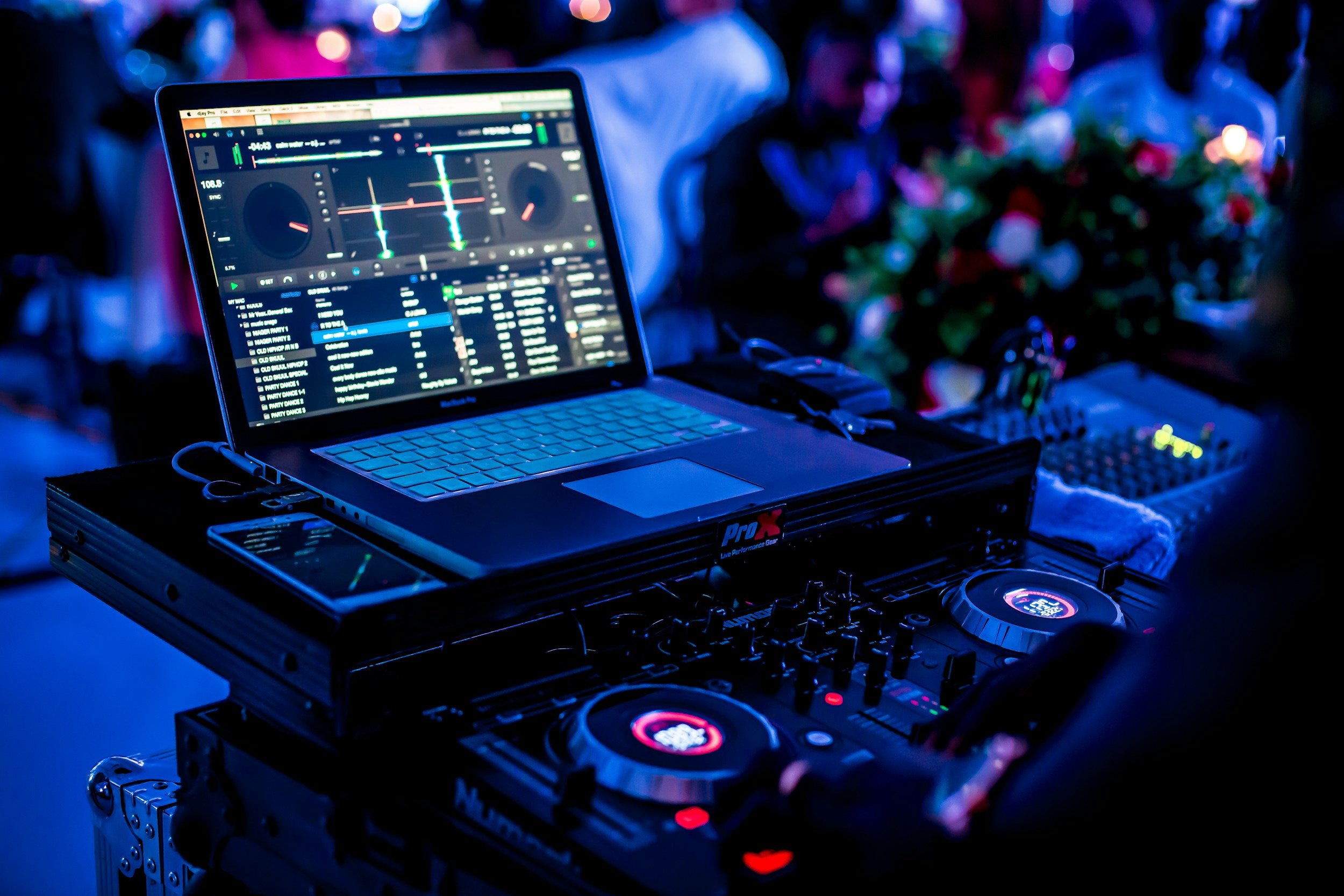 Wedding DJ Luxury Sound and Music