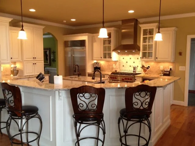 Photo - Kitchen Bar.JPG