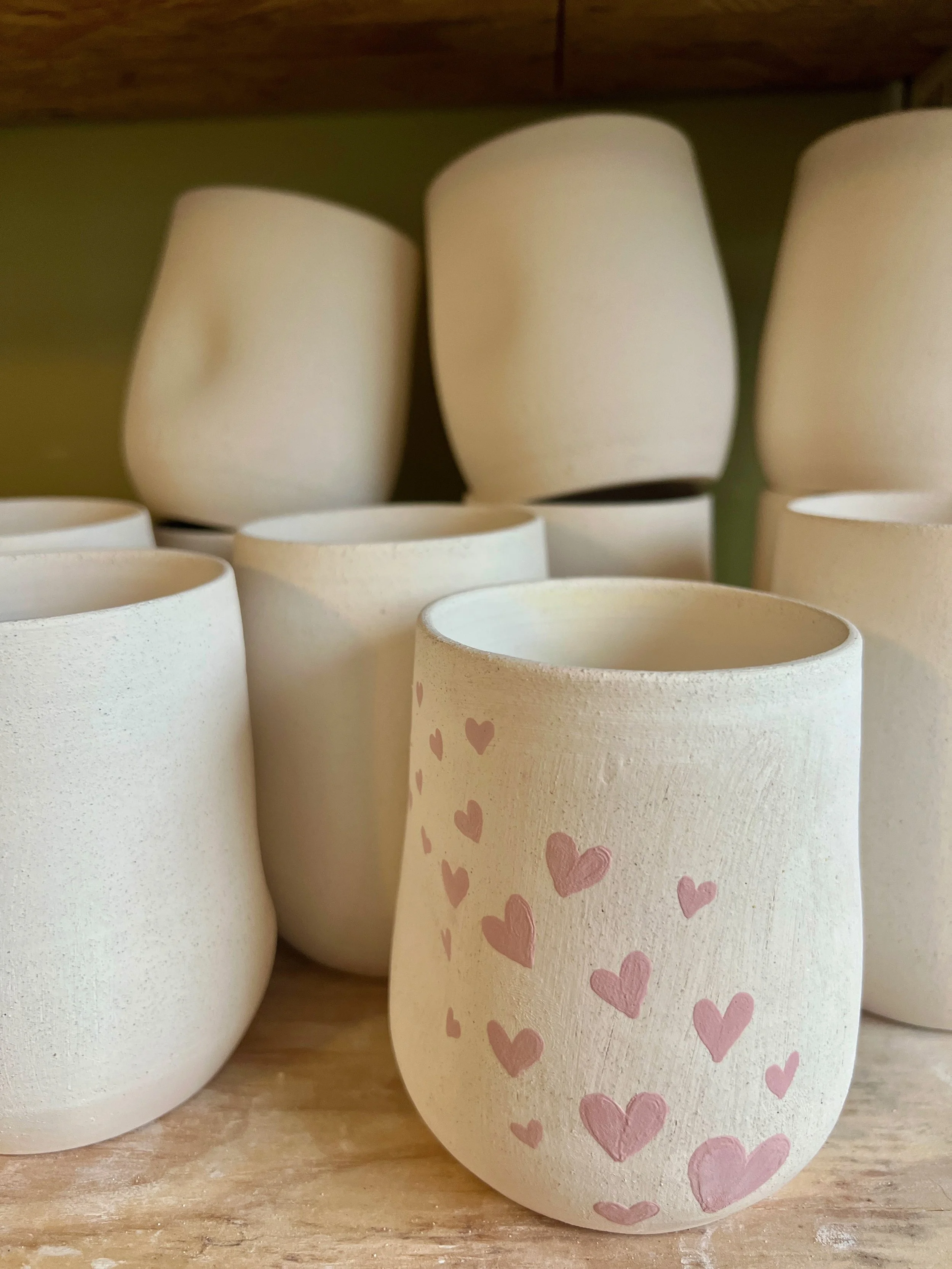 PAINT AND POUR : A GALENTINE’S PAINTING PARTY!