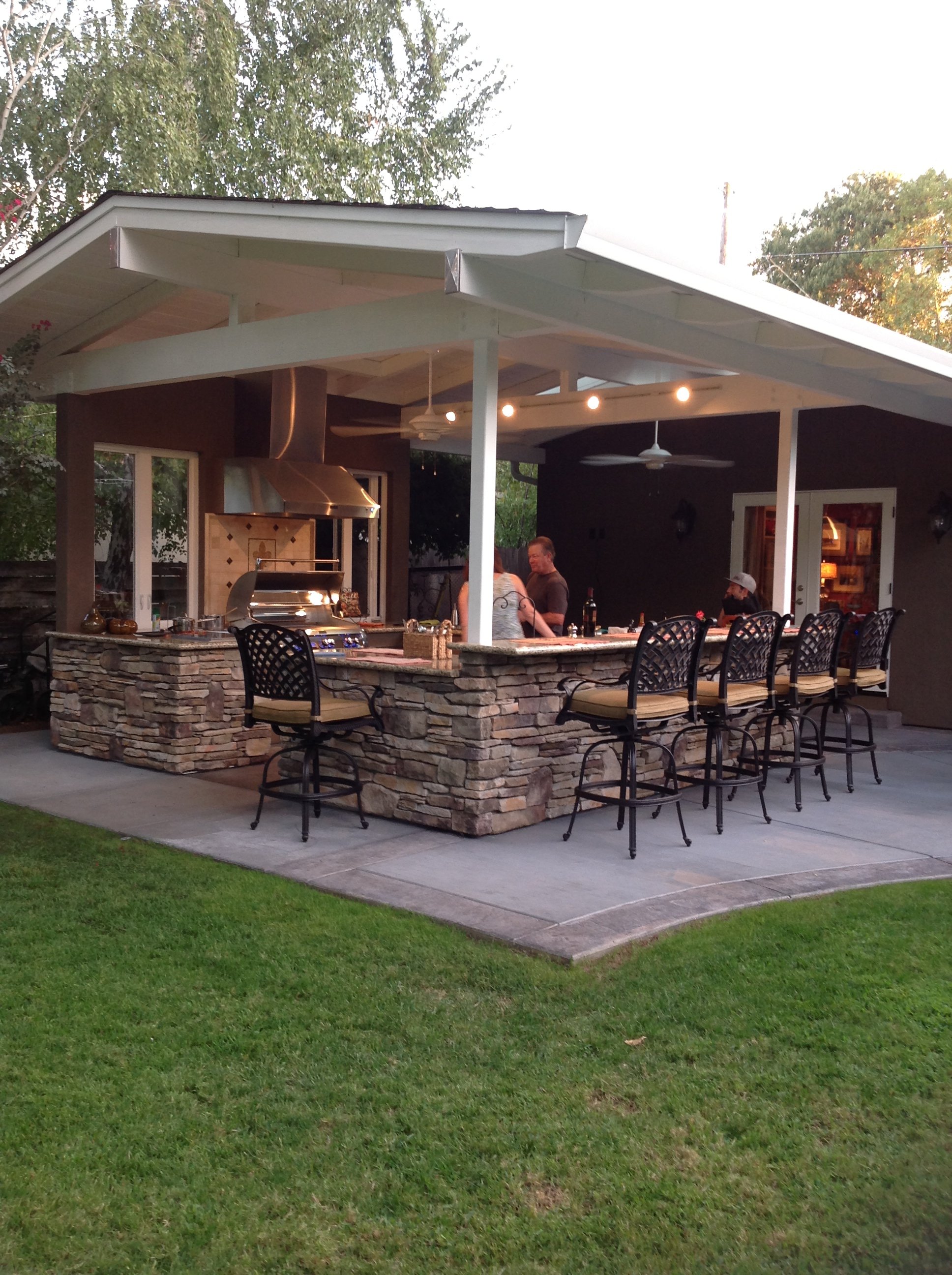 CollinsOutdoorKitchen5.jpg