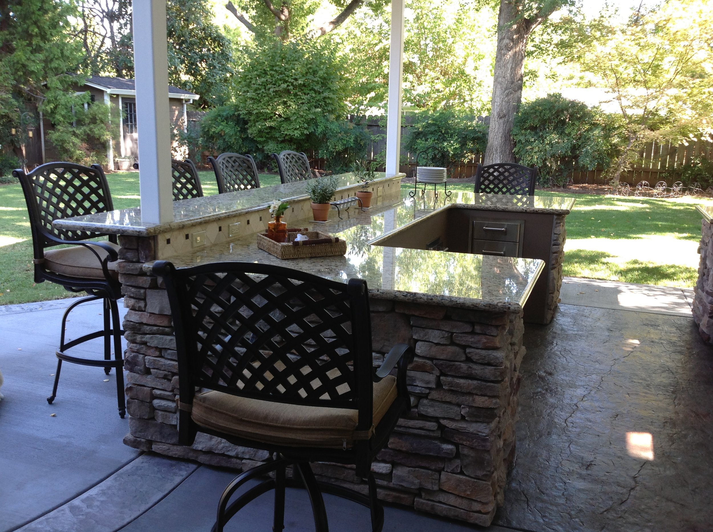 CollinsOutdoorKitchen3.jpg