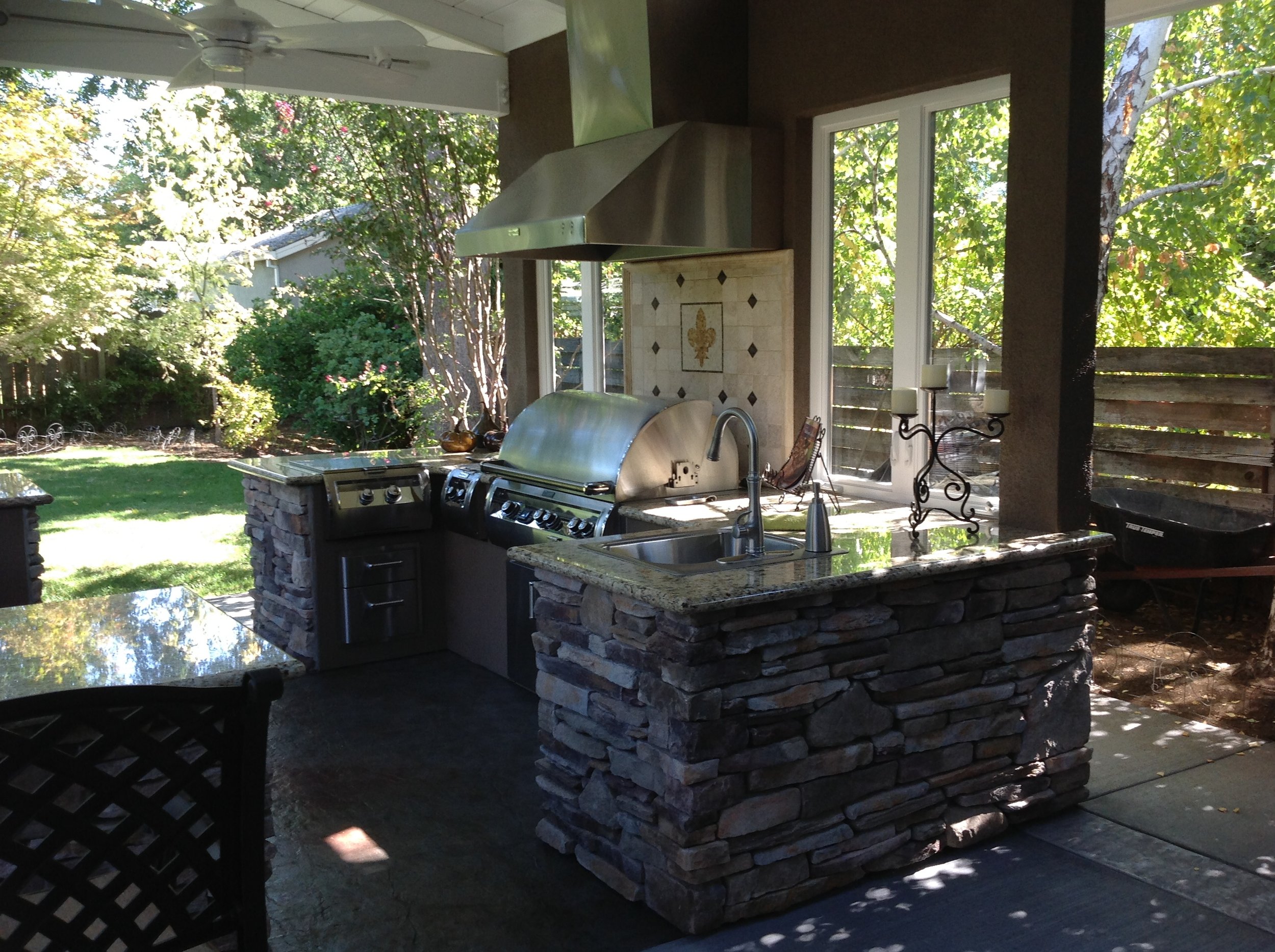 CollinsOutdoorKitchen2.jpg