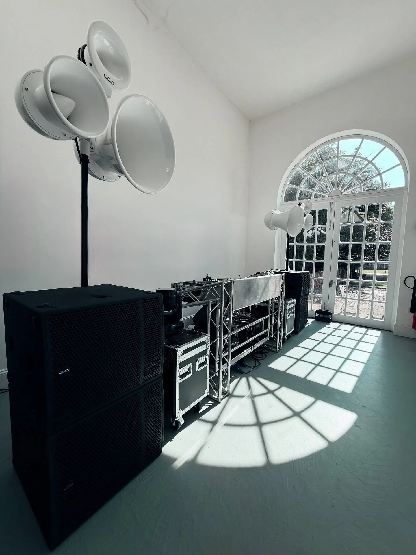 Not all wedding parties are about generic illuminations and gig bars. This warehouse themed party back in July was about real dj&rsquo;s, real music and dancing. If you want to make statement before the music even starts, the Void Acoustics package i