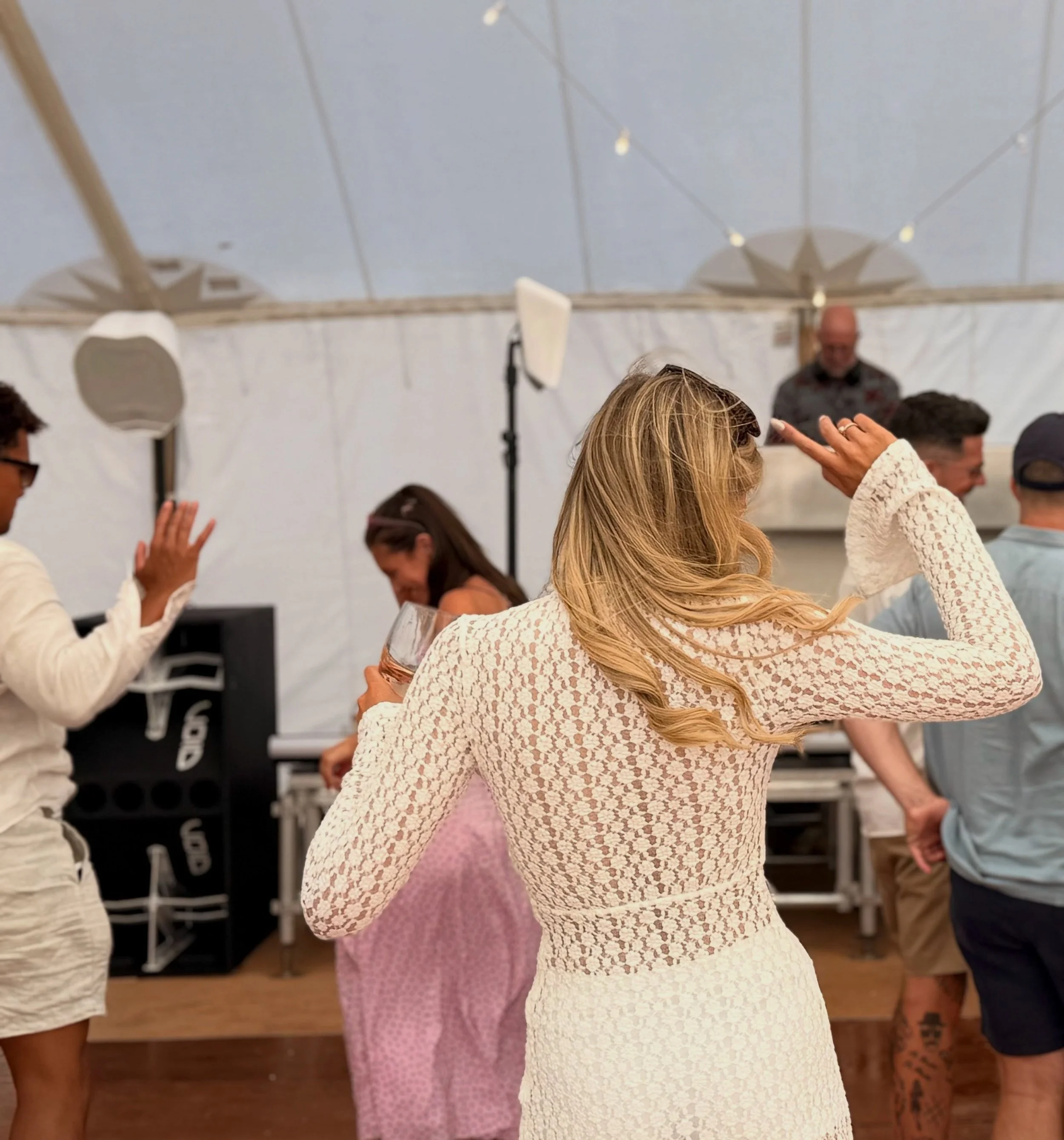 Last weekend saw a couple of shows on the south coast of Cornwall and the setting for Sam and Naomi&rsquo;s 3 day wedding has to be up there with the most stunning we&rsquo;ve been lucky enough to work at. 
Once again supporting @wearesomaagency and 