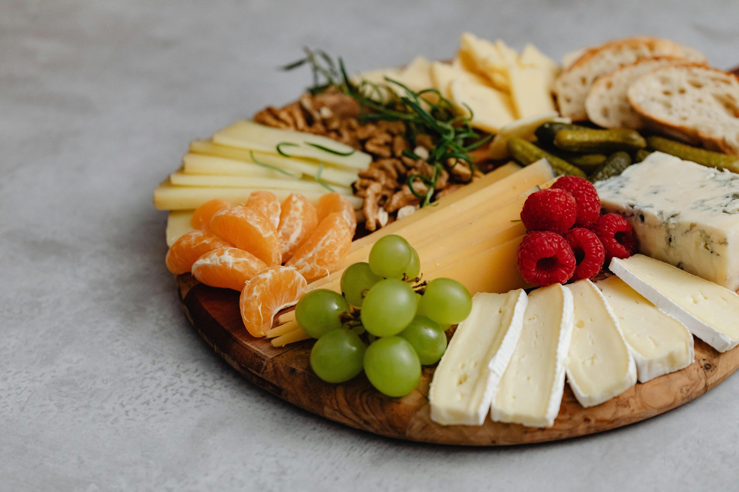how to make a charcuterie board​