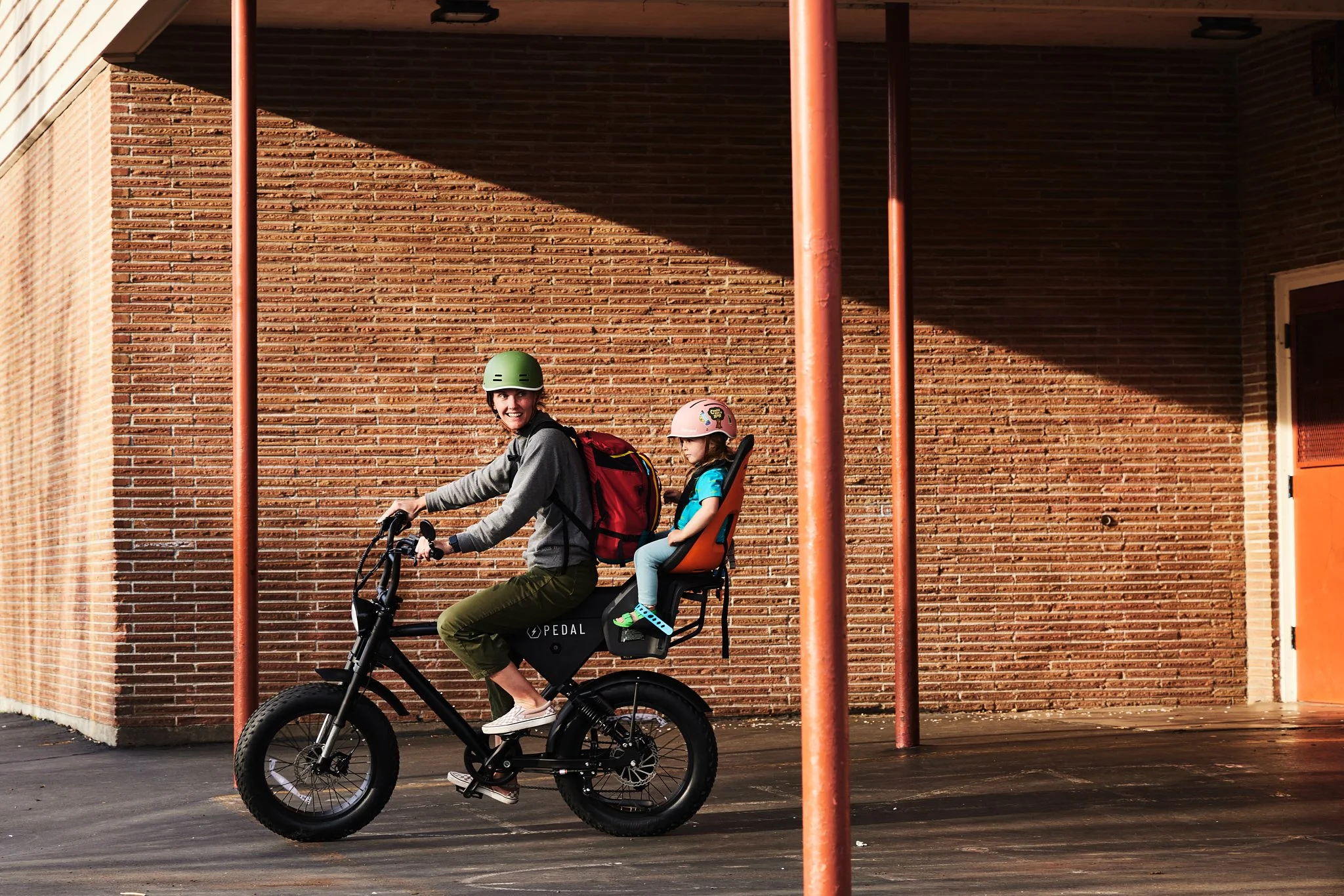 Jordan_Dani_Pedal_03.jpg