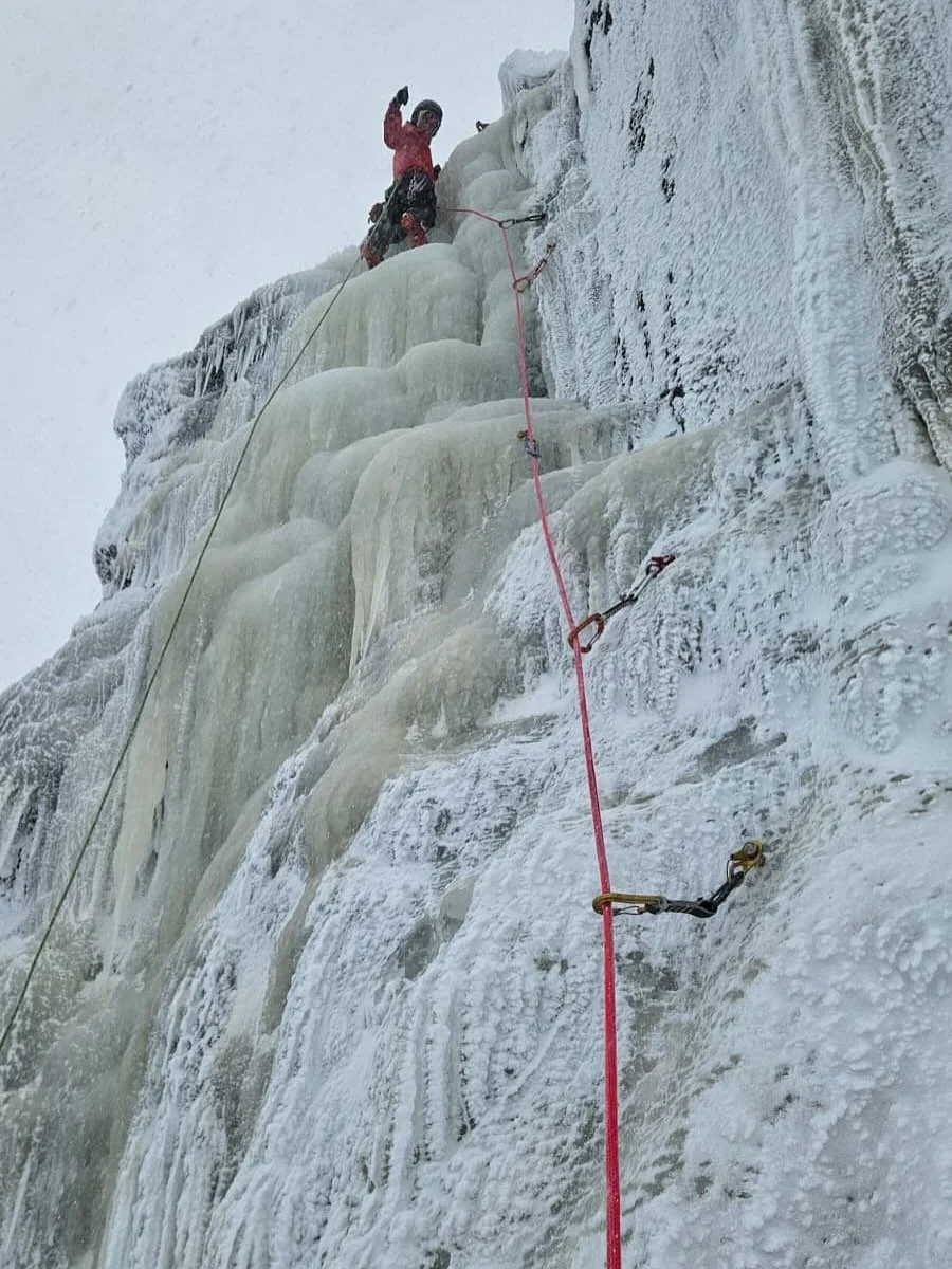 What a gift, ice season has come early! We worked hard for those first swings, skinning 5 miles up the @whiteface_mt toll road and leading in gusty winds with sub-zero wind chill. But so worth it to get that good ice! Thanks to @darnisock for the com